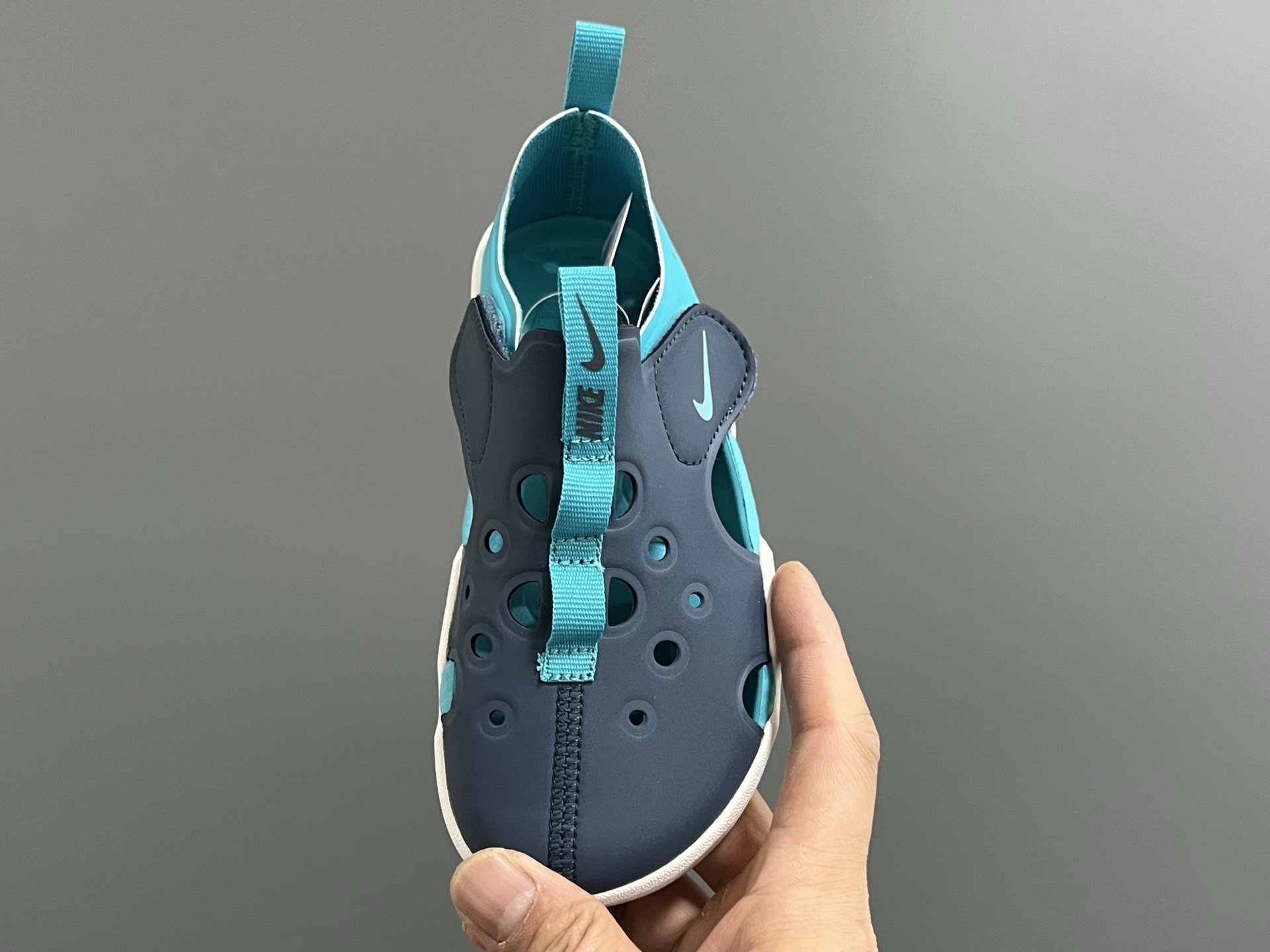 图片[8]-NK新款阳光SUNRAY PROTECT 4代儿童沙滩镂空凉鞋 尺码：22-35码 高端1：1原版定制 优质皮料镂空设计，透气又舒适☁️ 飞翼魔术贴设计，穿脱方便✌🏻 超软内垫，脚感超舒适✔️ 耐磨防滑大底，脚感不言而喻👍🏻-选品中心