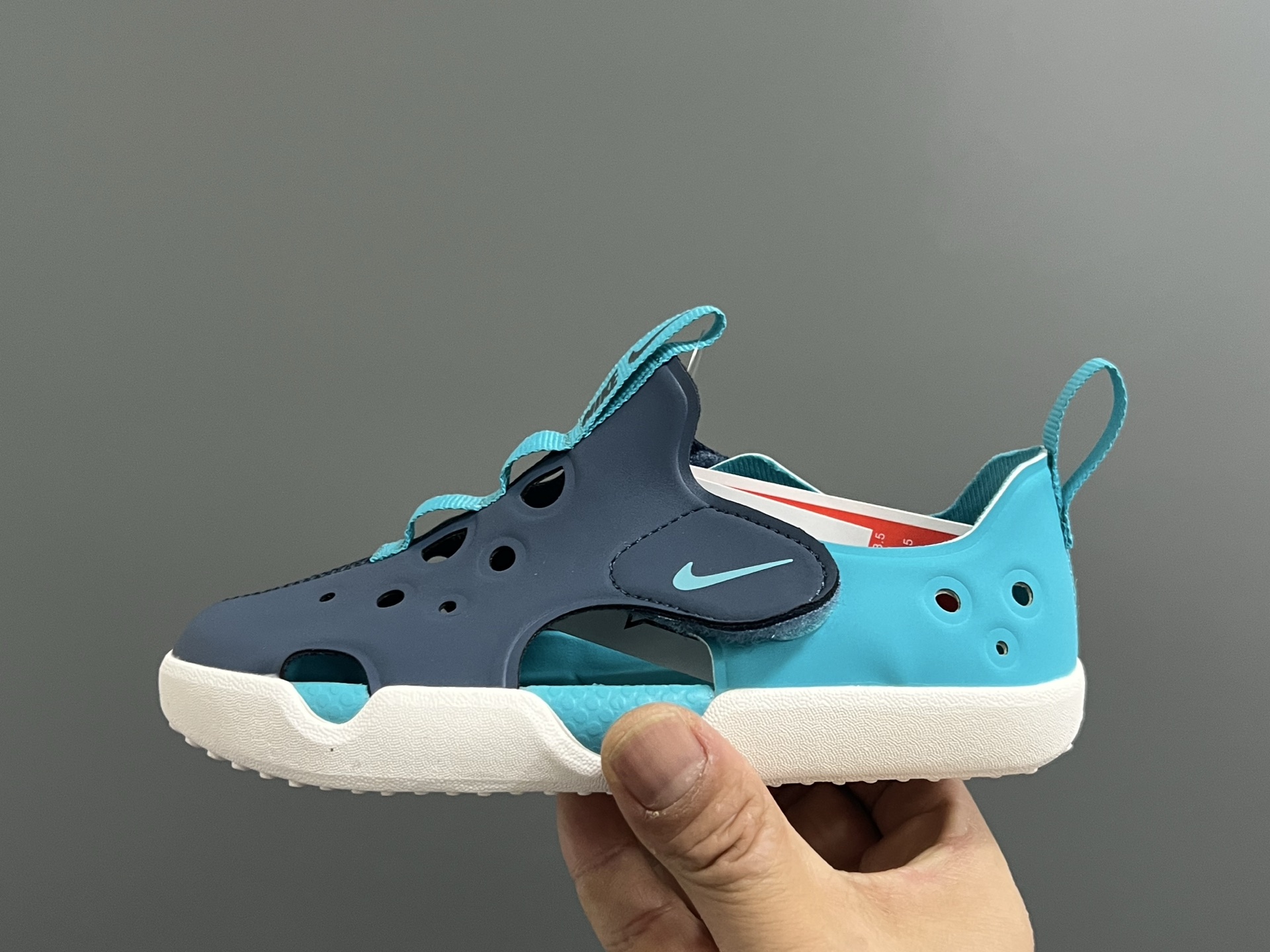 图片[4]-NK新款阳光SUNRAY PROTECT 4代儿童沙滩镂空凉鞋 尺码：22-35码 高端1：1原版定制 优质皮料镂空设计，透气又舒适☁️ 飞翼魔术贴设计，穿脱方便✌🏻 超软内垫，脚感超舒适✔️ 耐磨防滑大底，脚感不言而喻👍🏻-选品中心