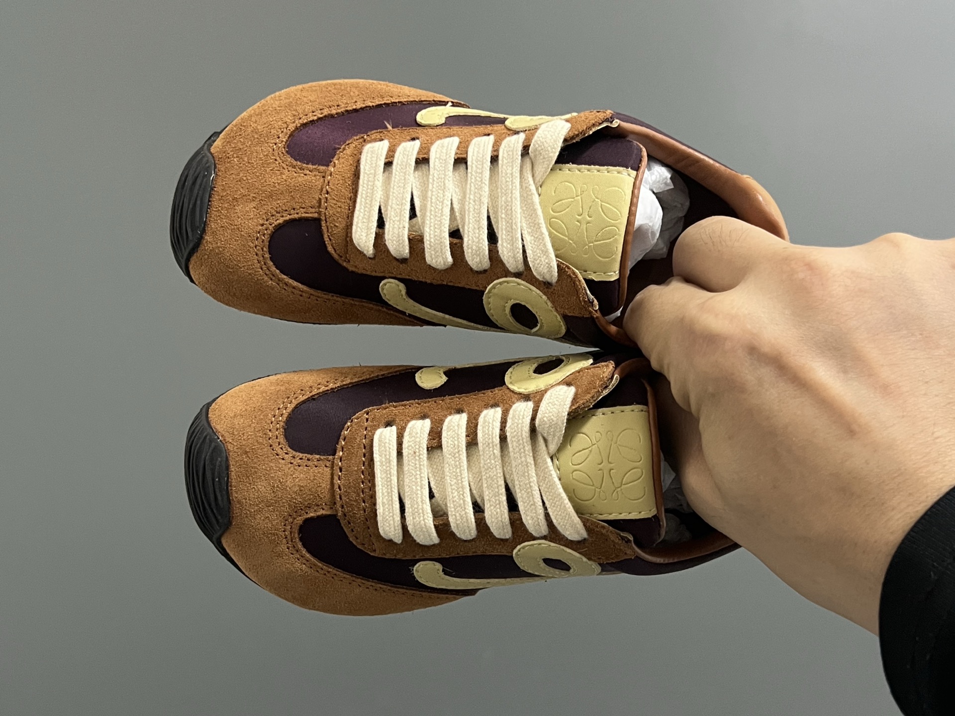 图片[2]-罗意威正确版鞋带儿童休闲鞋 尺码：26-37码 经典罗意威款式🆕 正确版不对称鞋头设计👍🏻 优质皮料拼接，质感满满💯 附赠鞋带扣，穿脱超方便✌🏻 橡胶耐磨防滑大底，脚感超舒适☁️-选品中心