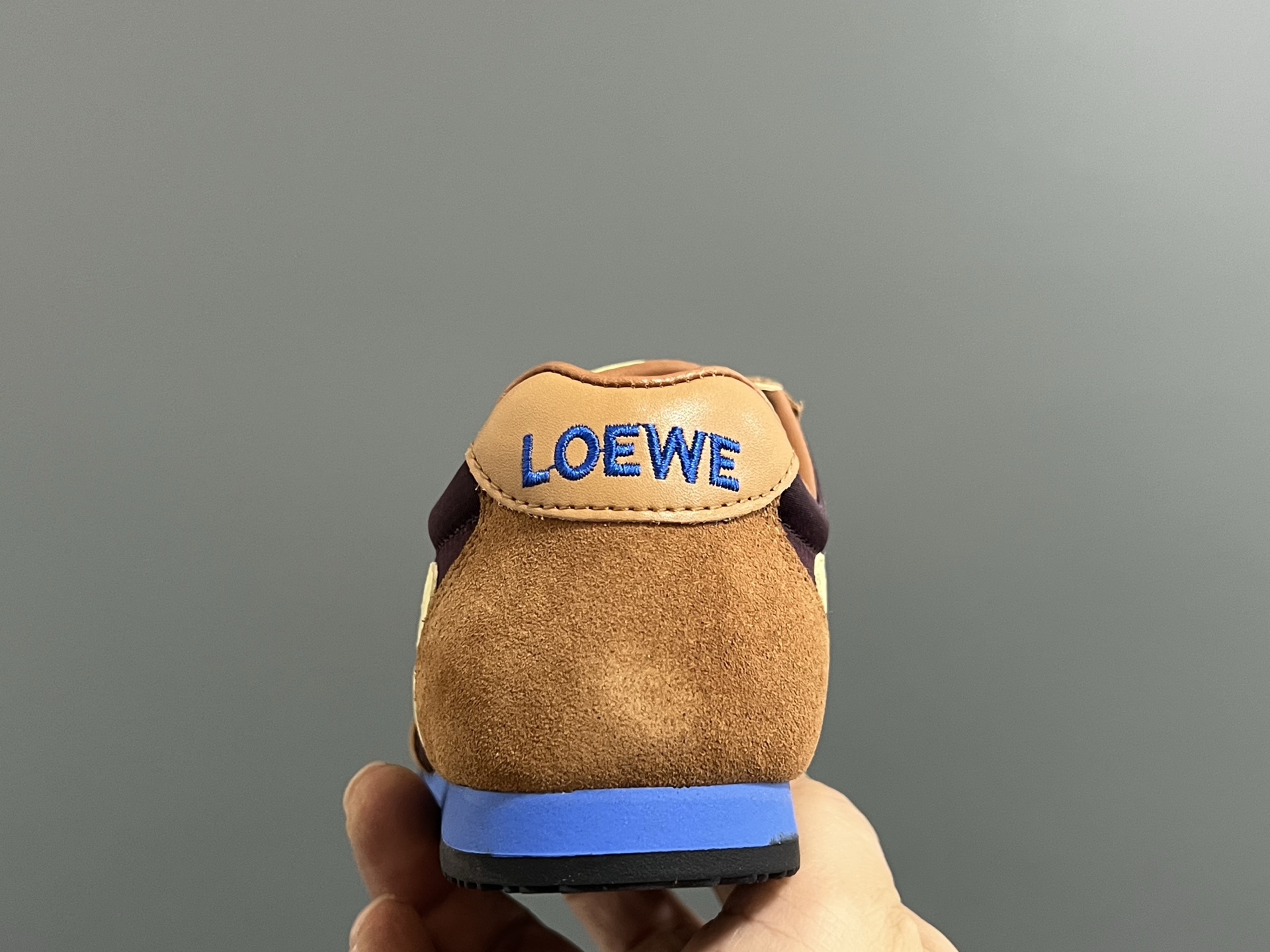 图片[7]-罗意威正确版鞋带儿童休闲鞋 尺码：26-37码 经典罗意威款式🆕 正确版不对称鞋头设计👍🏻 优质皮料拼接，质感满满💯 附赠鞋带扣，穿脱超方便✌🏻 橡胶耐磨防滑大底，脚感超舒适☁️-选品中心