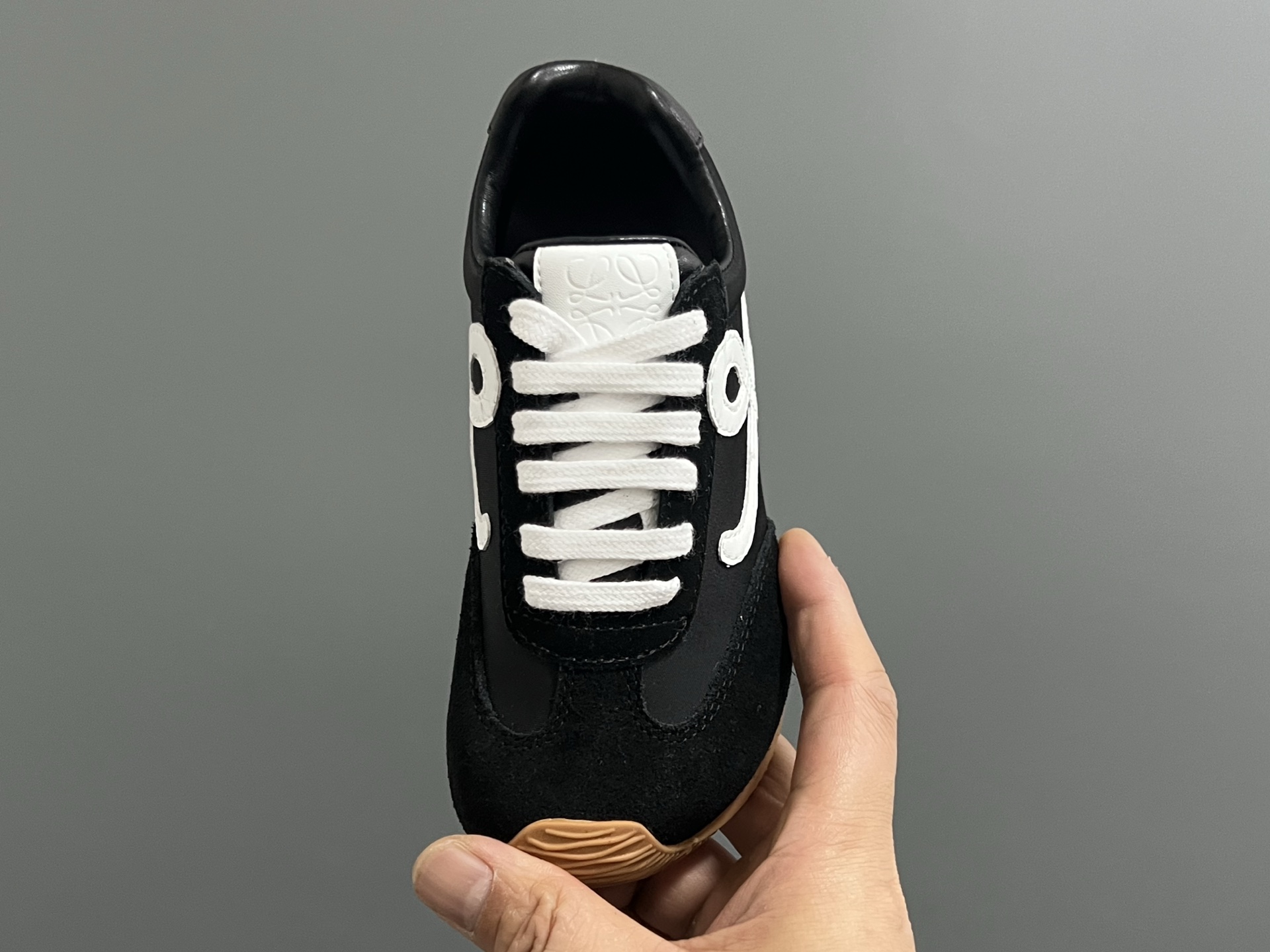 图片[6]-罗意威正确版鞋带儿童休闲鞋 尺码：26-37码 经典罗意威款式🆕 正确版不对称鞋头设计👍🏻 优质皮料拼接，质感满满💯 附赠鞋带扣，穿脱超方便✌🏻 橡胶耐磨防滑大底，脚感超舒适☁️-选品中心