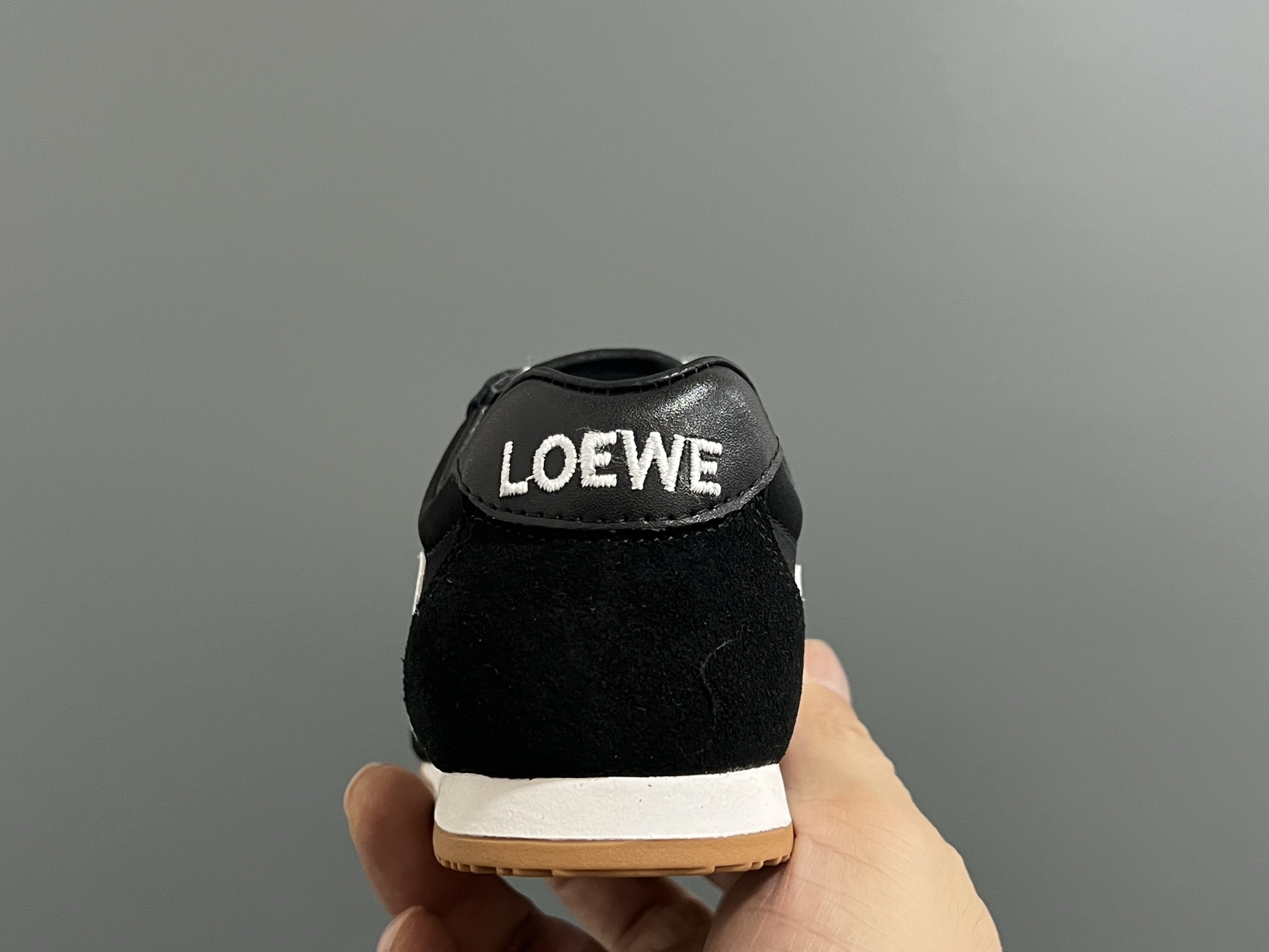 图片[8]-罗意威正确版鞋带儿童休闲鞋 尺码：26-37码 经典罗意威款式🆕 正确版不对称鞋头设计👍🏻 优质皮料拼接，质感满满💯 附赠鞋带扣，穿脱超方便✌🏻 橡胶耐磨防滑大底，脚感超舒适☁️-选品中心