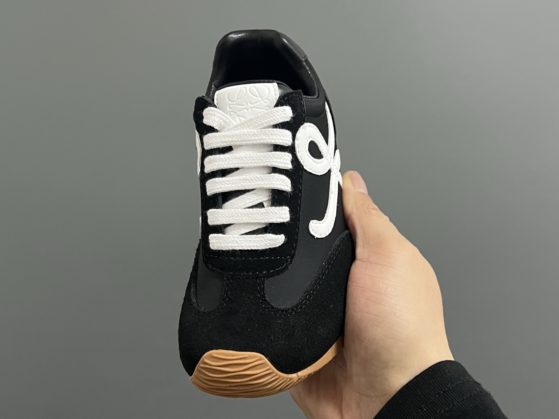 图片[3]-罗意威正确版鞋带儿童休闲鞋 尺码：26-37码 经典罗意威款式🆕 正确版不对称鞋头设计👍🏻 优质皮料拼接，质感满满💯 附赠鞋带扣，穿脱超方便✌🏻 橡胶耐磨防滑大底，脚感超舒适☁️-选品中心