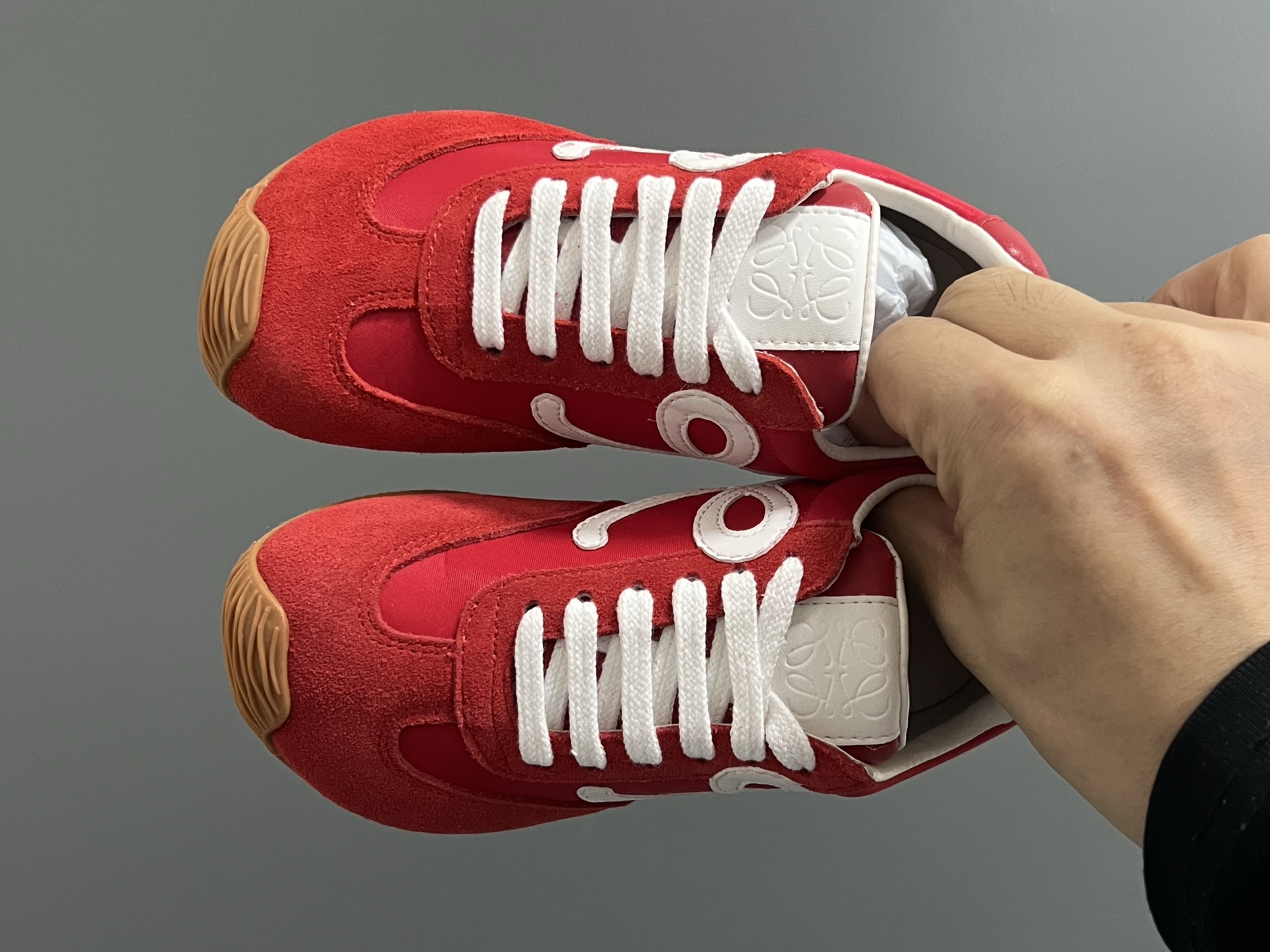 图片[2]-罗意威正确版鞋带儿童休闲鞋 尺码：26-37码 经典罗意威款式🆕 正确版不对称鞋头设计👍🏻 优质皮料拼接，质感满满💯 附赠鞋带扣，穿脱超方便✌🏻 橡胶耐磨防滑大底，脚感超舒适☁️-选品中心