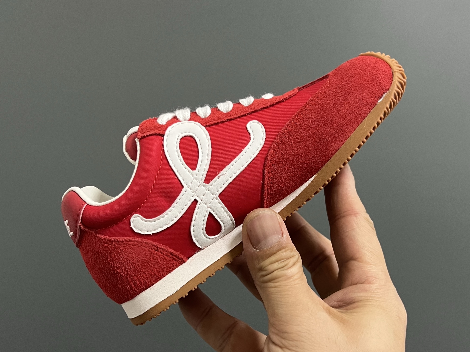 图片[6]-罗意威正确版鞋带儿童休闲鞋 尺码：26-37码 经典罗意威款式🆕 正确版不对称鞋头设计👍🏻 优质皮料拼接，质感满满💯 附赠鞋带扣，穿脱超方便✌🏻 橡胶耐磨防滑大底，脚感超舒适☁️-选品中心