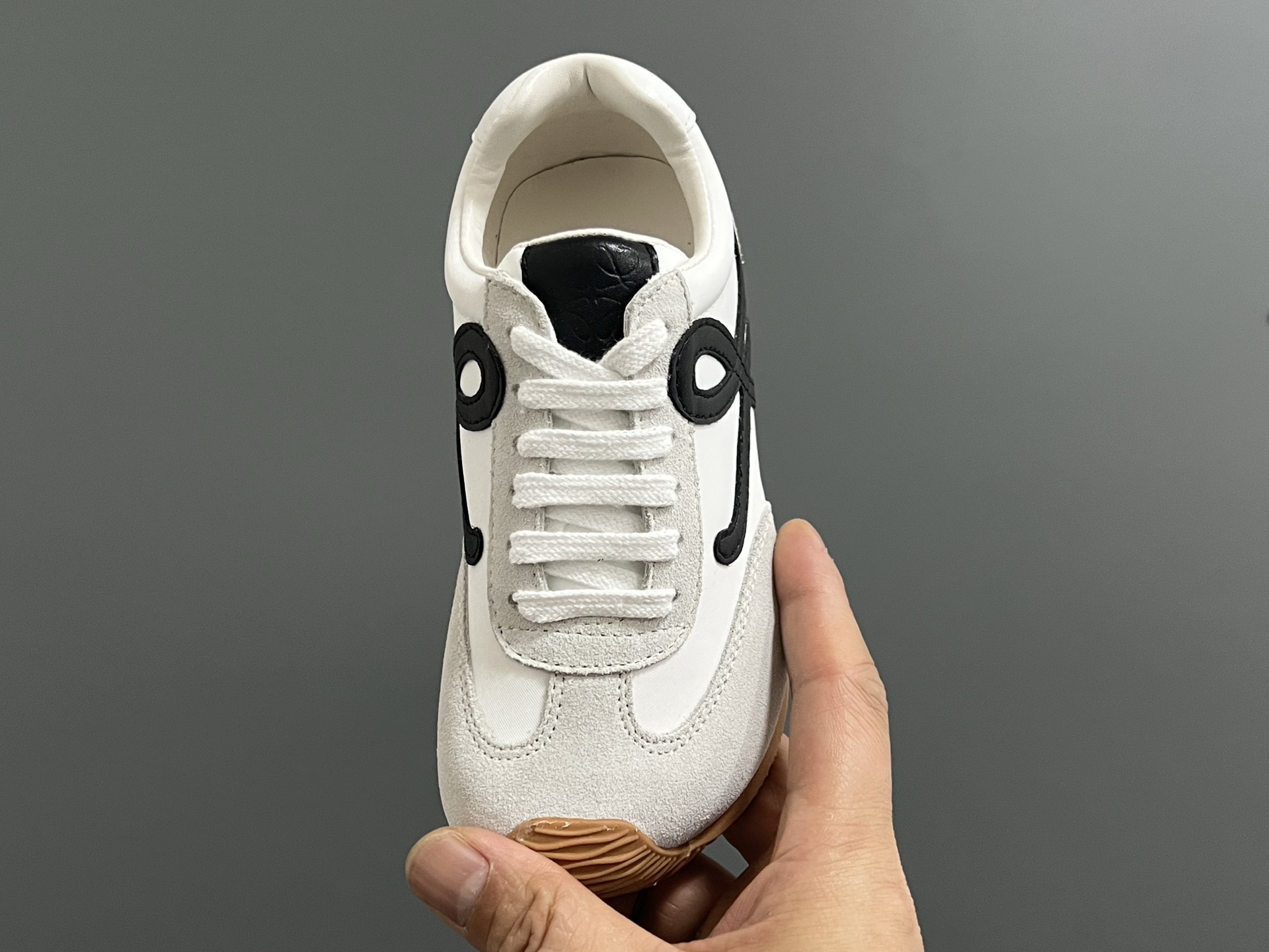 图片[8]-罗意威正确版鞋带儿童休闲鞋 尺码：26-37码 经典罗意威款式🆕 正确版不对称鞋头设计👍🏻 优质皮料拼接，质感满满💯 附赠鞋带扣，穿脱超方便✌🏻 橡胶耐磨防滑大底，脚感超舒适☁️-选品中心