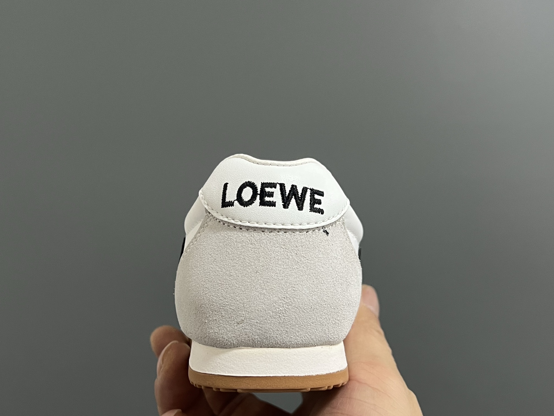 图片[7]-罗意威正确版鞋带儿童休闲鞋 尺码：26-37码 经典罗意威款式🆕 正确版不对称鞋头设计👍🏻 优质皮料拼接，质感满满💯 附赠鞋带扣，穿脱超方便✌🏻 橡胶耐磨防滑大底，脚感超舒适☁️-选品中心