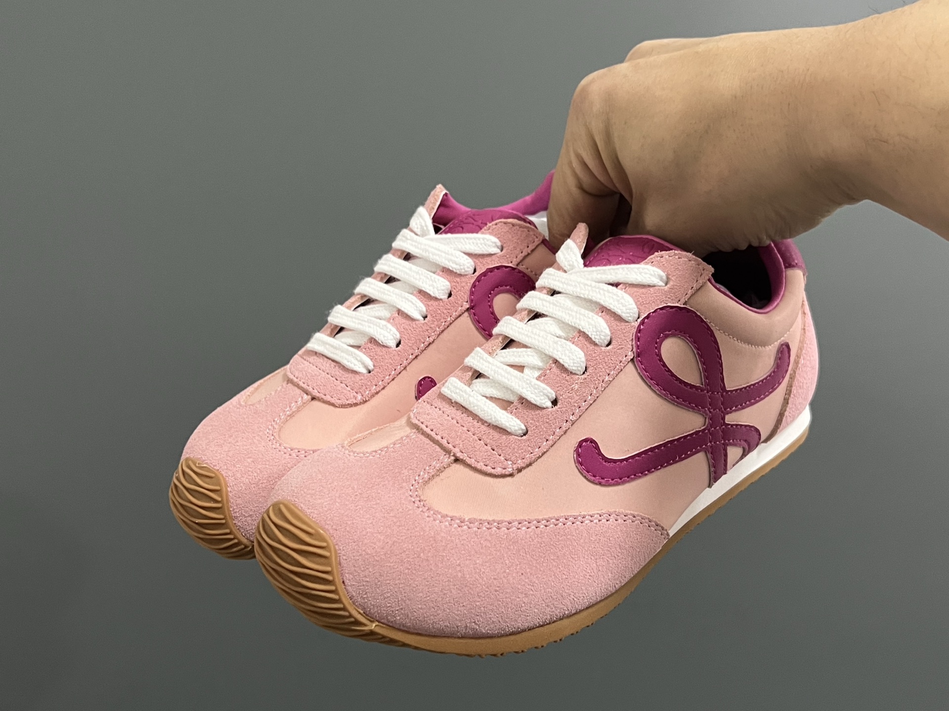 图片[2]-罗意威正确版鞋带儿童休闲鞋 尺码：26-37码 经典罗意威款式🆕 正确版不对称鞋头设计👍🏻 优质皮料拼接，质感满满💯 附赠鞋带扣，穿脱超方便✌🏻 橡胶耐磨防滑大底，脚感超舒适☁️-选品中心