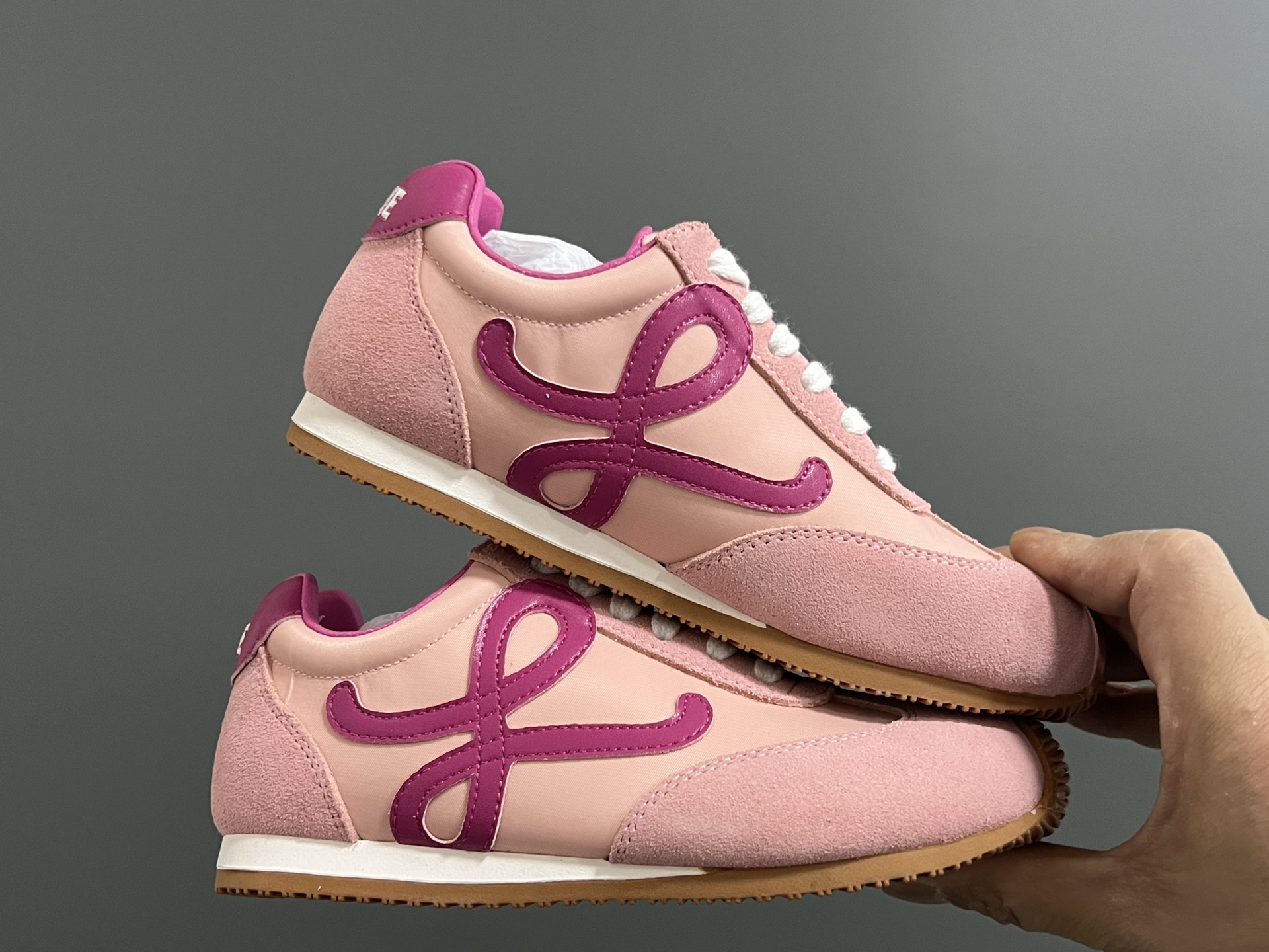 图片[9]-罗意威正确版鞋带儿童休闲鞋 尺码：26-37码 经典罗意威款式🆕 正确版不对称鞋头设计👍🏻 优质皮料拼接，质感满满💯 附赠鞋带扣，穿脱超方便✌🏻 橡胶耐磨防滑大底，脚感超舒适☁️-选品中心