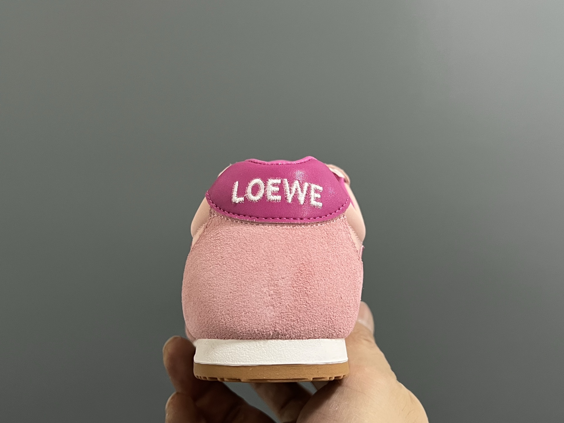 图片[7]-罗意威正确版鞋带儿童休闲鞋 尺码：26-37码 经典罗意威款式🆕 正确版不对称鞋头设计👍🏻 优质皮料拼接，质感满满💯 附赠鞋带扣，穿脱超方便✌🏻 橡胶耐磨防滑大底，脚感超舒适☁️-选品中心