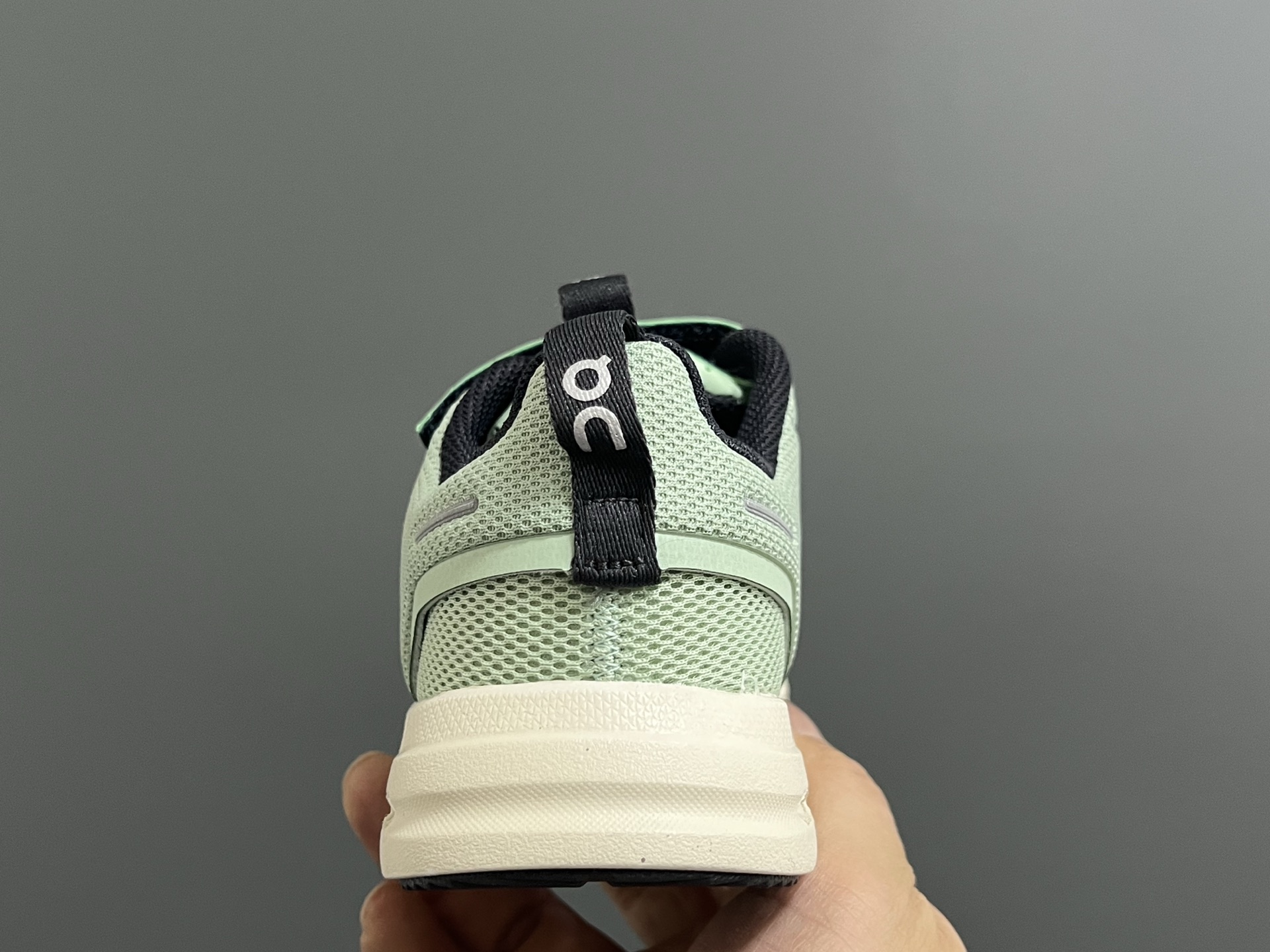 图片[8]-原单版昂跑新款魔术贴松紧带儿童运动鞋 尺码：26-37码 小众的昂跑品牌🆕 穿上就会爱上❤️ 魔术贴➕松紧带设计，穿脱超方便✌🏻 透气舒适鞋面，质感满满💯 新工厂新工艺🆕-选品中心