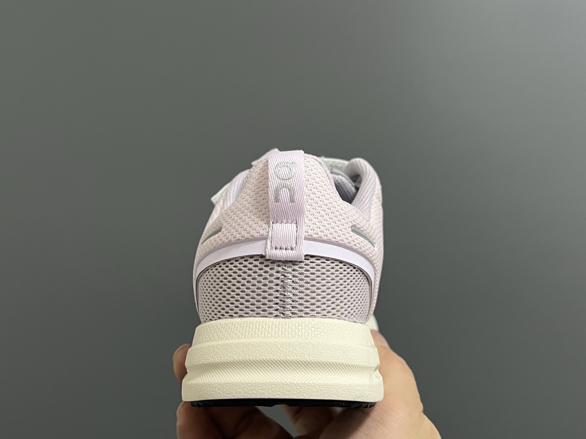 图片[5]-原单版昂跑新款魔术贴松紧带儿童运动鞋 尺码：26-37码 小众的昂跑品牌🆕 穿上就会爱上❤️ 魔术贴➕松紧带设计，穿脱超方便✌🏻 透气舒适鞋面，质感满满💯 新工厂新工艺🆕-选品中心