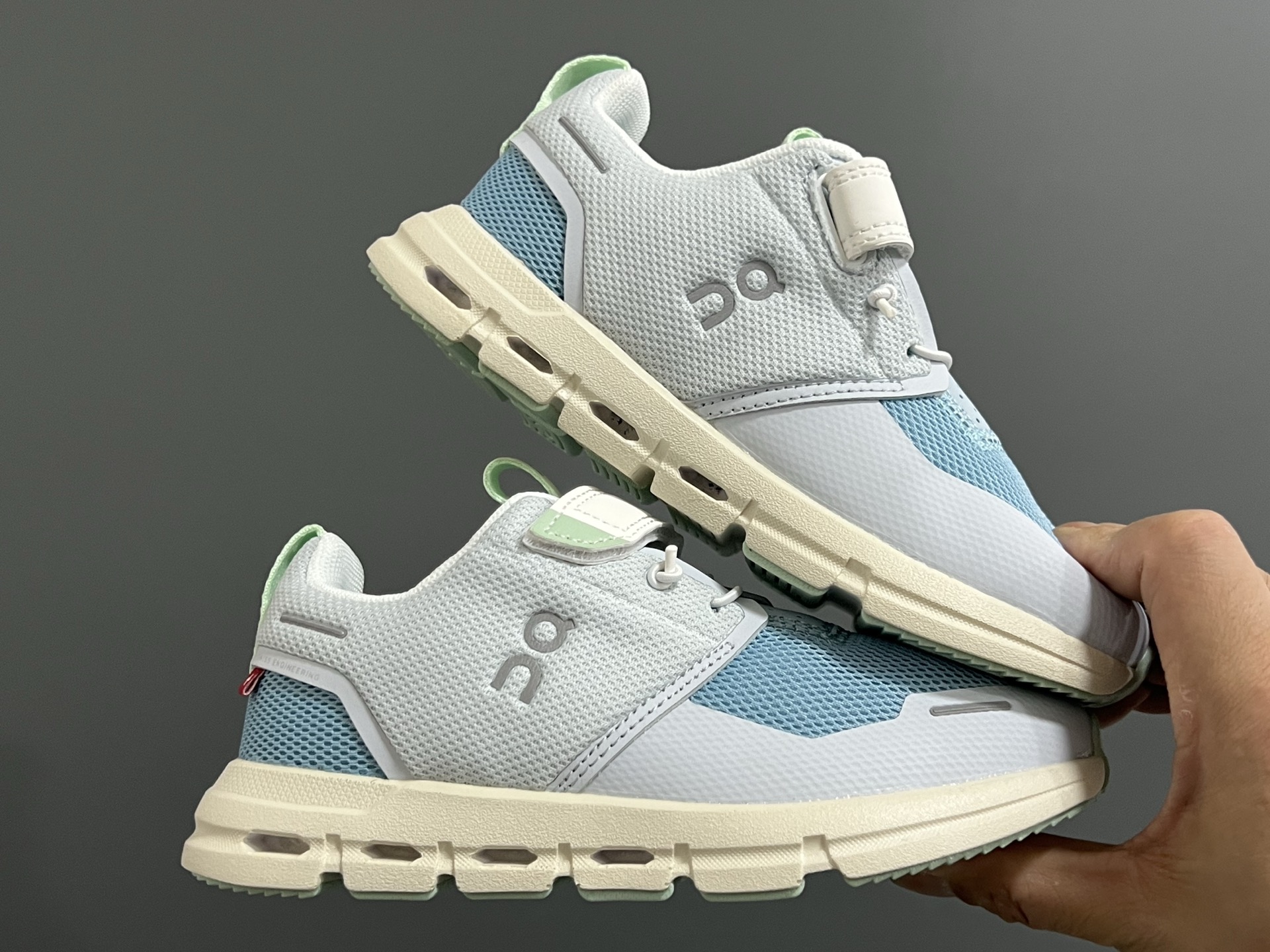 图片[8]-原单版昂跑新款魔术贴松紧带儿童运动鞋 尺码：26-37码 小众的昂跑品牌🆕 穿上就会爱上❤️ 魔术贴➕松紧带设计，穿脱超方便✌🏻 透气舒适鞋面，质感满满💯 新工厂新工艺🆕-选品中心