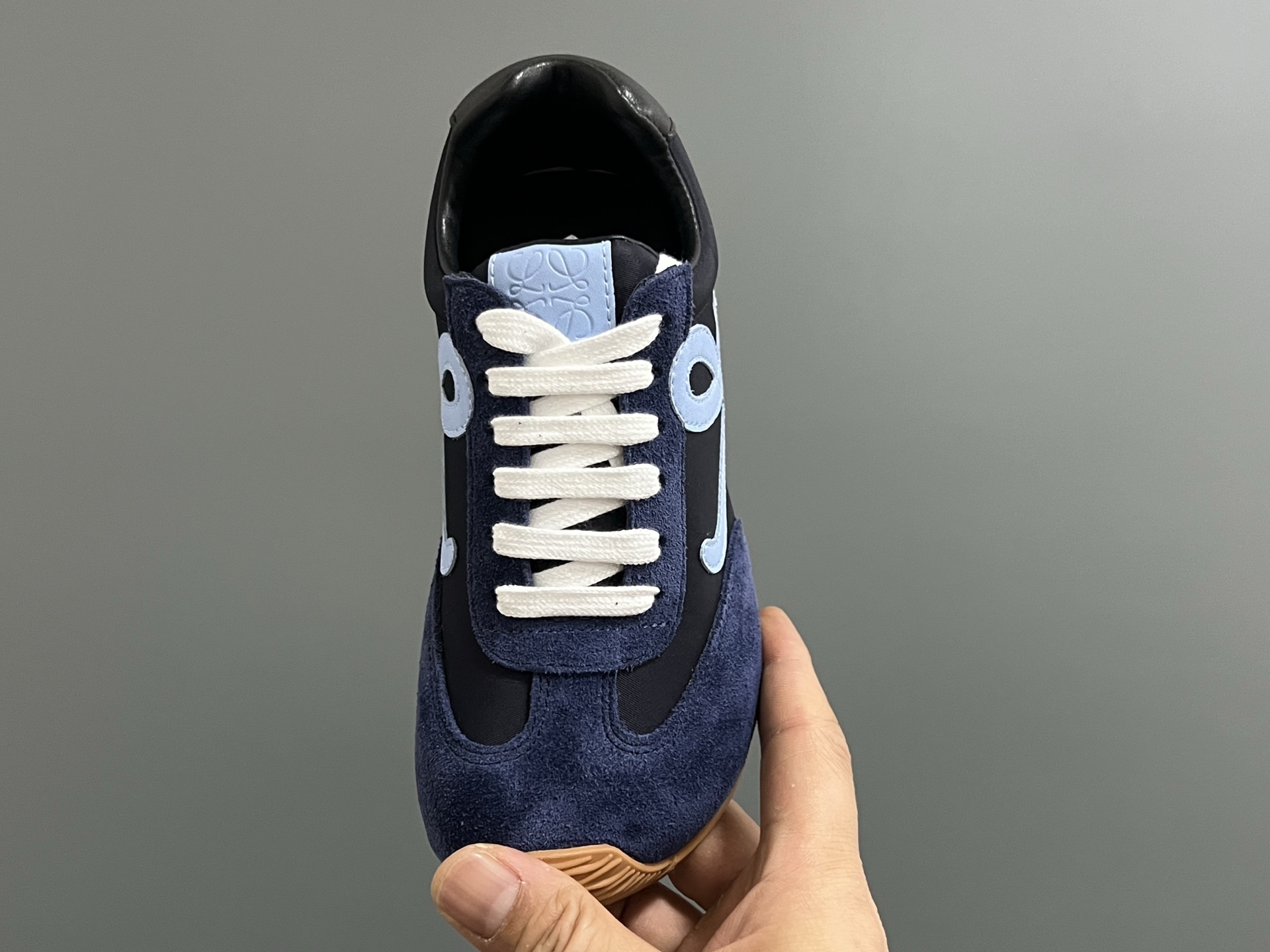 图片[7]-罗意威正确版鞋带儿童休闲鞋 尺码：26-37码 经典罗意威款式🆕 正确版不对称鞋头设计👍🏻 优质皮料拼接，质感满满💯 附赠鞋带扣，穿脱超方便✌🏻. 橡胶耐磨防滑大底，脚感超舒适☁️-选品中心