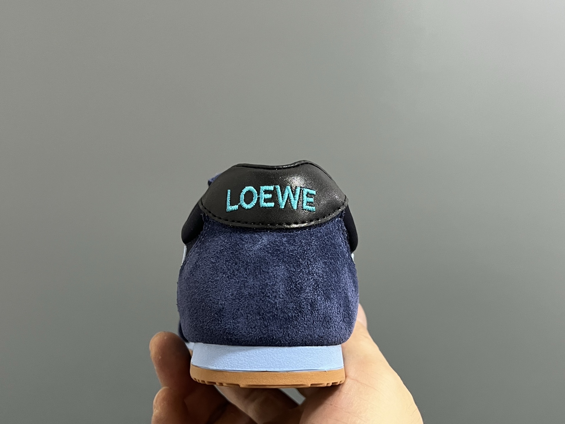 图片[8]-罗意威正确版鞋带儿童休闲鞋 尺码：26-37码 经典罗意威款式🆕 正确版不对称鞋头设计👍🏻 优质皮料拼接，质感满满💯 附赠鞋带扣，穿脱超方便✌🏻. 橡胶耐磨防滑大底，脚感超舒适☁️-选品中心