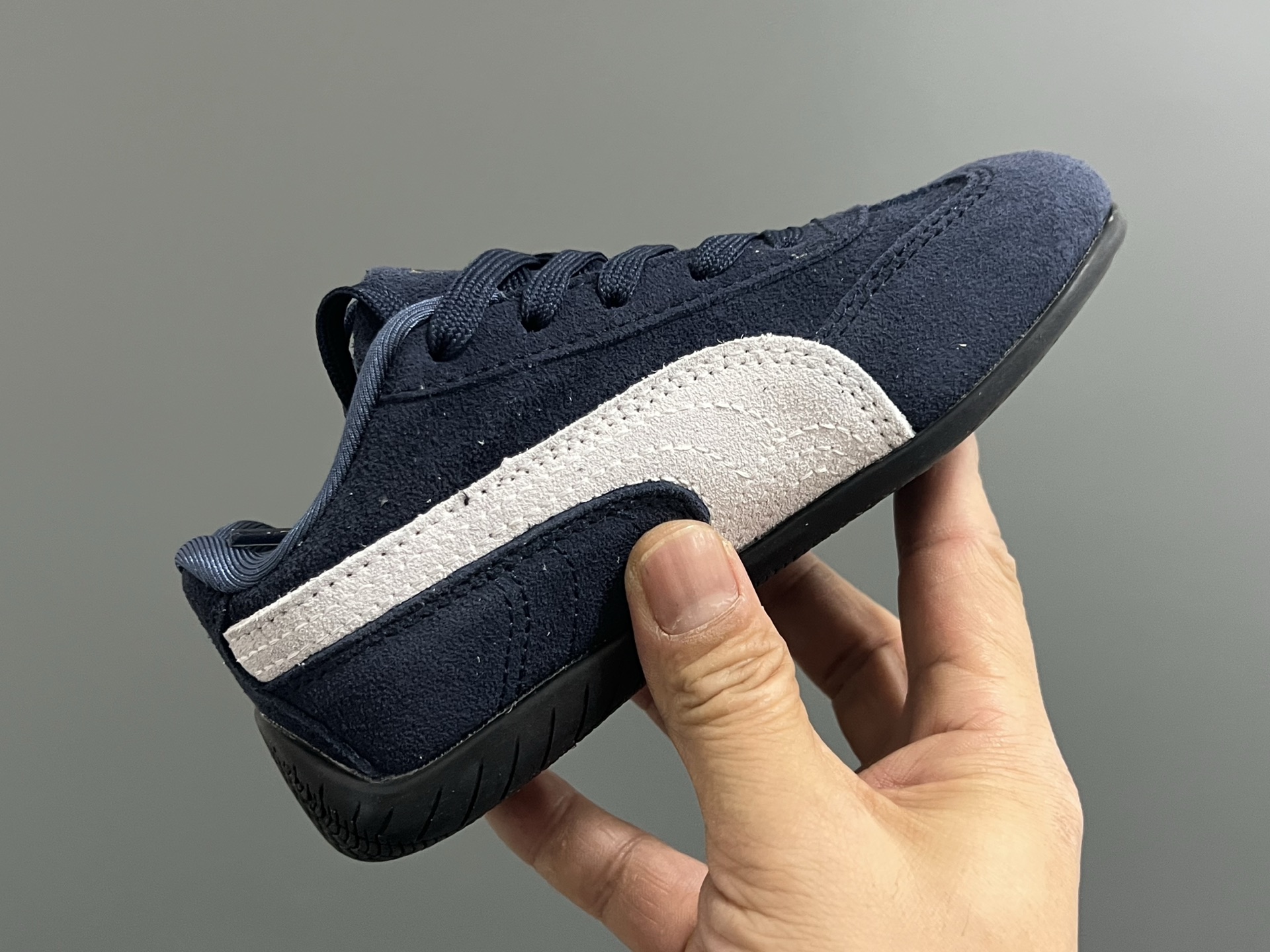 图片[6]-彪M新款复古德训儿童休闲鞋 尺码：24-35码 经典PUMA🏎️系列🆕 优质猪八革面料，质感满满💯 两幅鞋带替换，附赠鞋带扣✔️ 橡胶耐磨防滑大底，脚感不言而喻☁️-选品中心