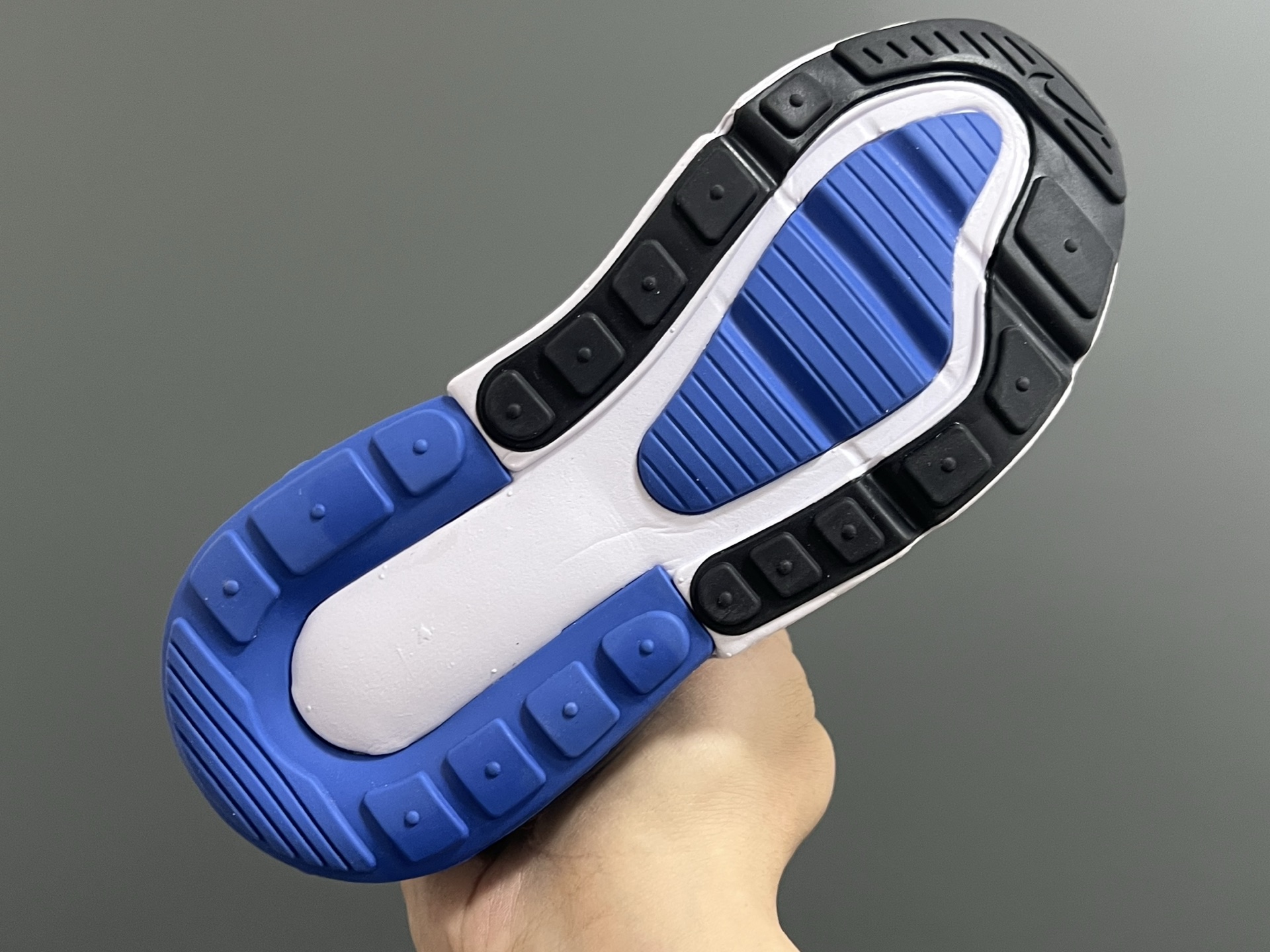 图片[5]-NK新款270网面儿童运动鞋 尺码：26-37码 经典270气垫款式🆕 网面透气拼接☁️ 真实气垫填充，脚感超赞👍🏻 质感满满💯-选品中心