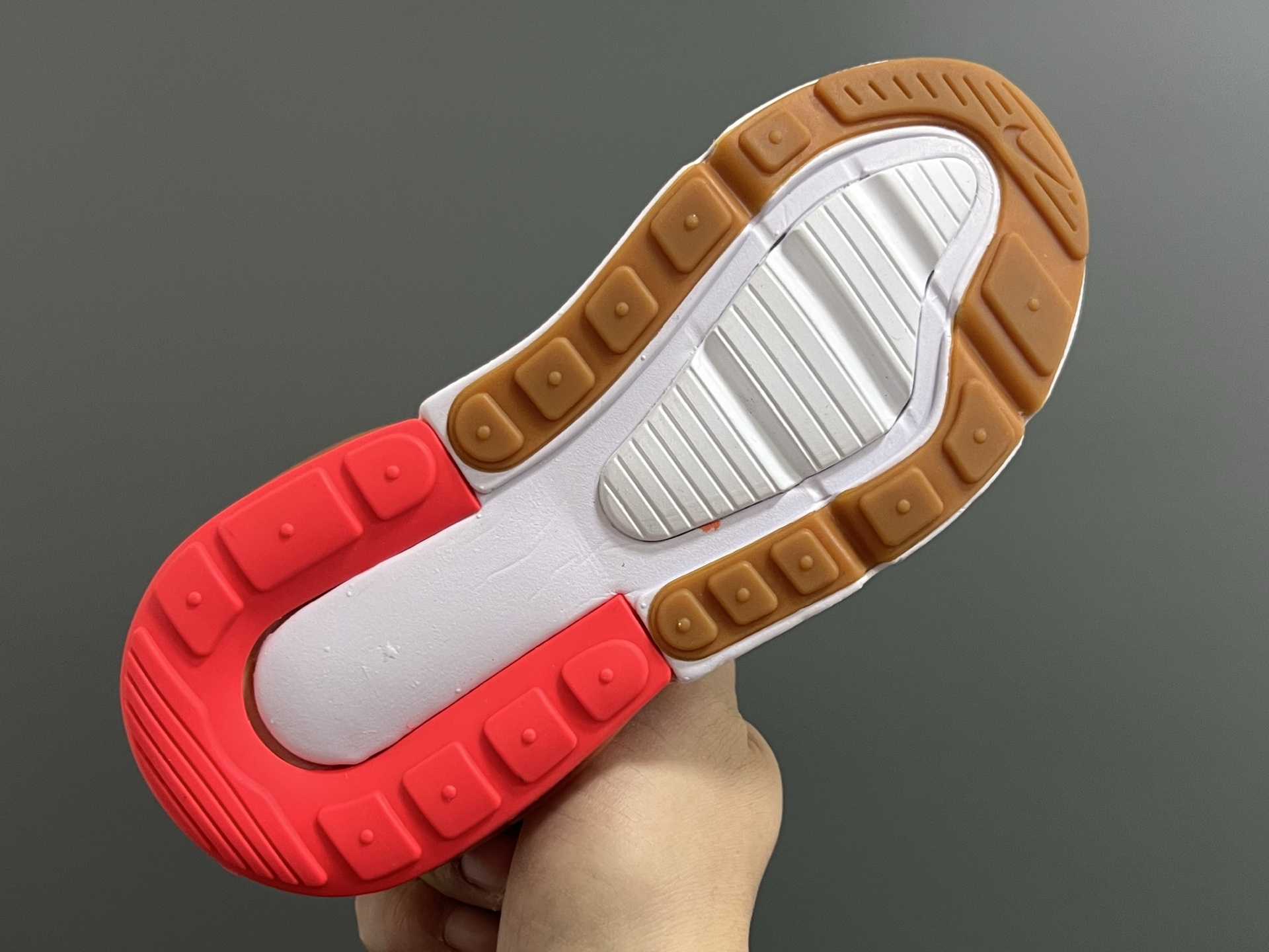 图片[6]-NK新款270网面儿童运动鞋 尺码：26-37码 经典270气垫款式🆕 网面透气拼接☁️ 真实气垫填充，脚感超赞👍🏻 质感满满💯-选品中心