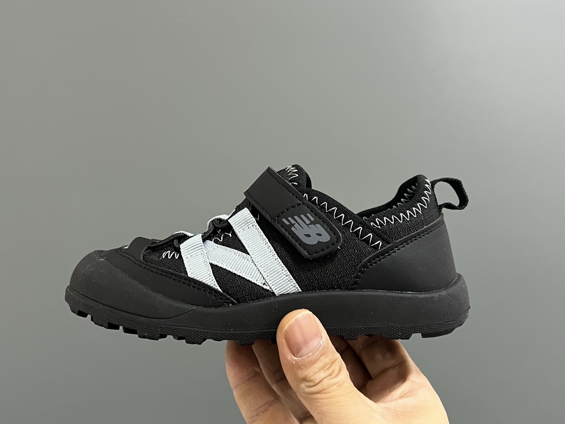 图片[4]-牛B新款K3205魔术贴户外儿童凉鞋 尺码：23-37码 韩国专柜同步新品🆕 包头款式设计，保护稚嫩脚丫🦶 魔术贴穿脱超便捷✌🏻 橡胶耐磨防滑大底👍🏻 潮童必备单品❤️-选品中心