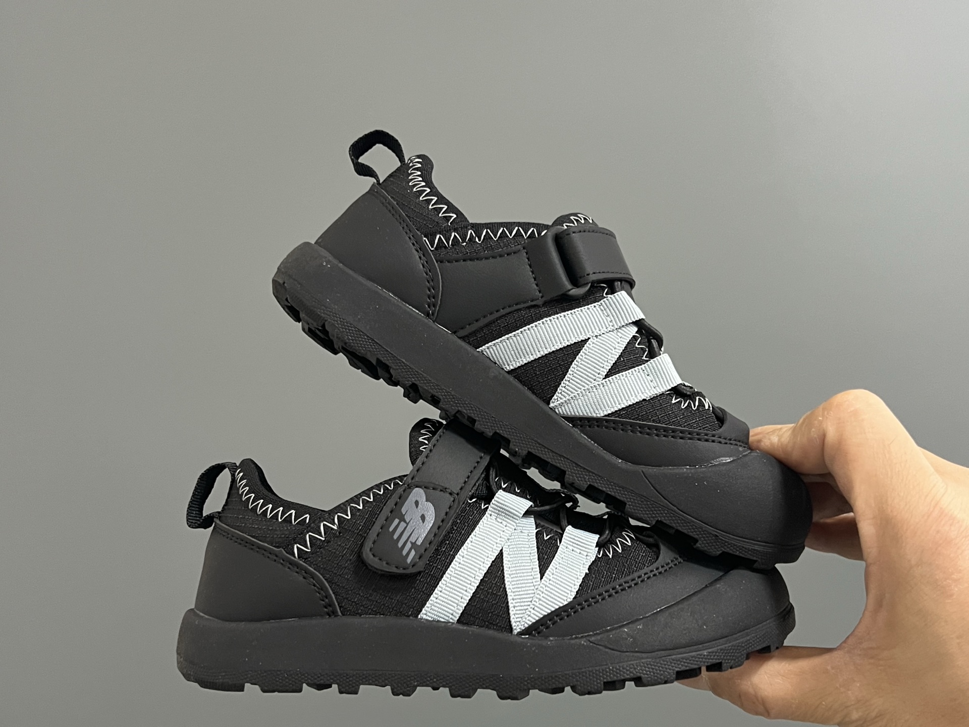 图片[9]-牛B新款K3205魔术贴户外儿童凉鞋 尺码：23-37码 韩国专柜同步新品🆕 包头款式设计，保护稚嫩脚丫🦶 魔术贴穿脱超便捷✌🏻 橡胶耐磨防滑大底👍🏻 潮童必备单品❤️-选品中心