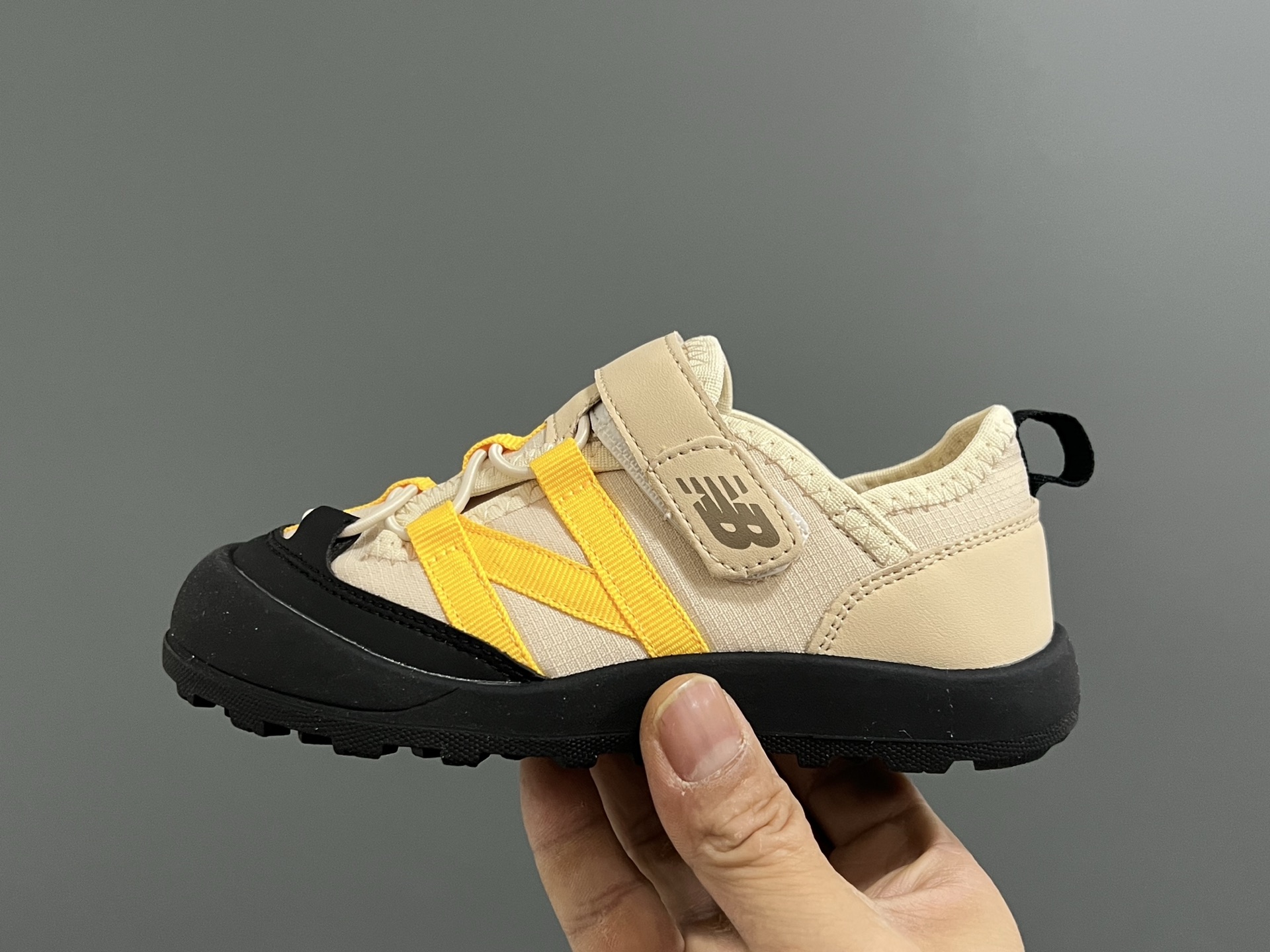 图片[4]-牛B新款K3205魔术贴户外儿童凉鞋 尺码：23-37码 韩国专柜同步新品🆕 包头款式设计，保护稚嫩脚丫🦶 魔术贴穿脱超便捷✌🏻 橡胶耐磨防滑大底👍🏻 潮童必备单品❤️-选品中心