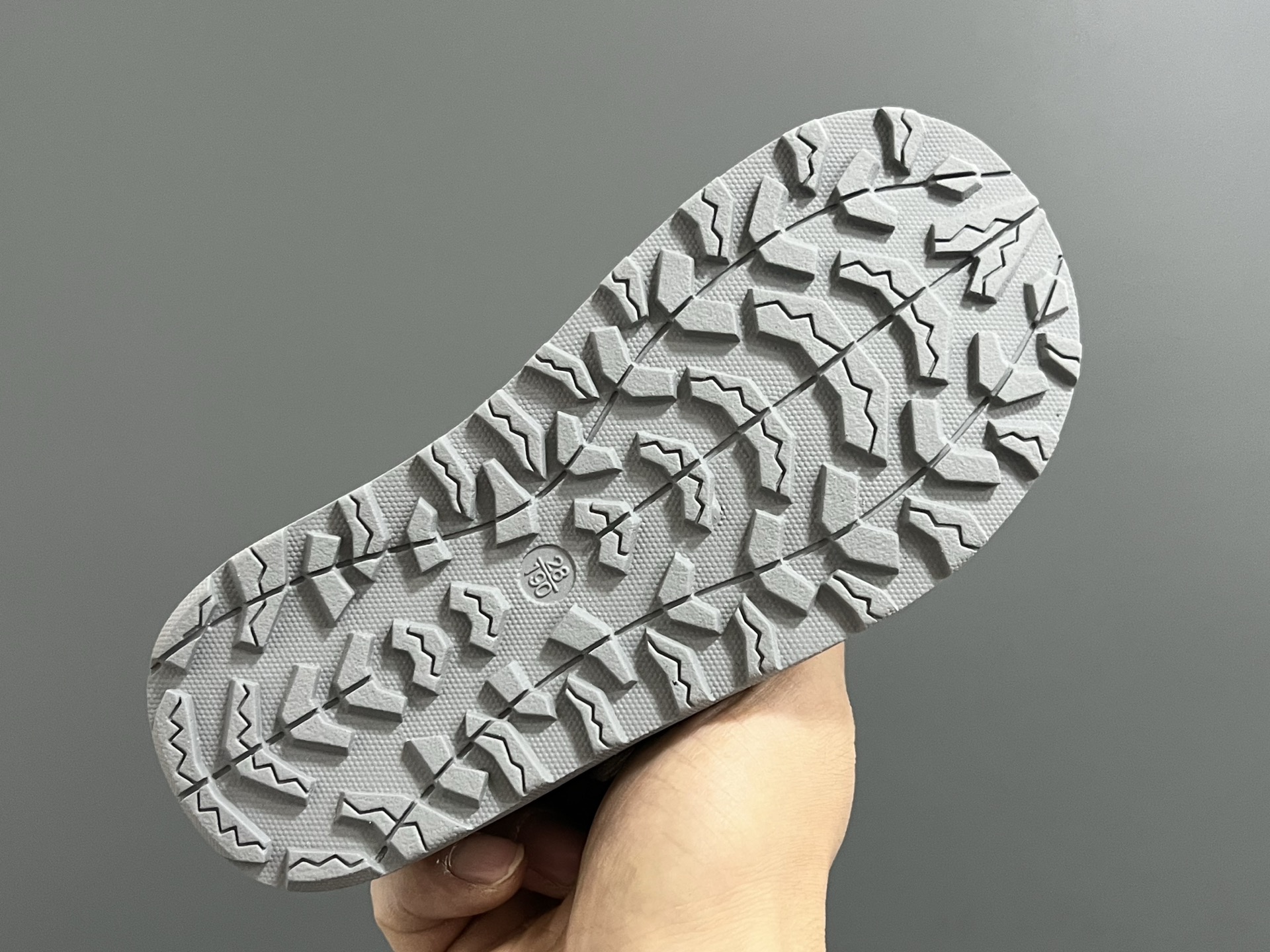 图片[5]-牛B新款K3205魔术贴户外儿童凉鞋 尺码：23-37码 韩国专柜同步新品🆕 包头款式设计，保护稚嫩脚丫🦶 魔术贴穿脱超便捷✌🏻 橡胶耐磨防滑大底👍🏻 潮童必备单品❤️-选品中心