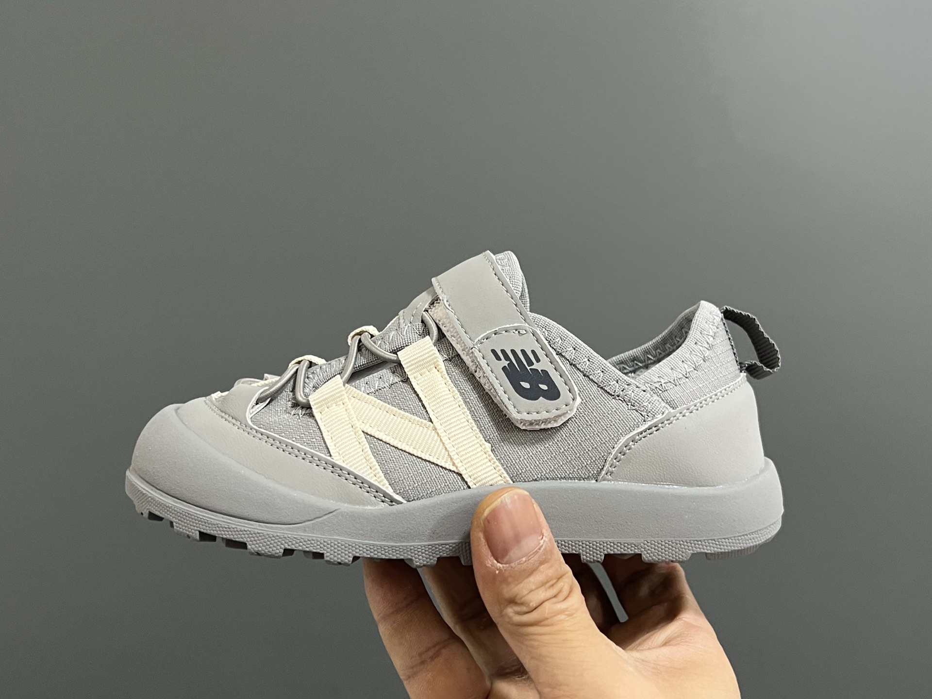 图片[4]-牛B新款K3205魔术贴户外儿童凉鞋 尺码：23-37码 韩国专柜同步新品🆕 包头款式设计，保护稚嫩脚丫🦶 魔术贴穿脱超便捷✌🏻 橡胶耐磨防滑大底👍🏻 潮童必备单品❤️-选品中心