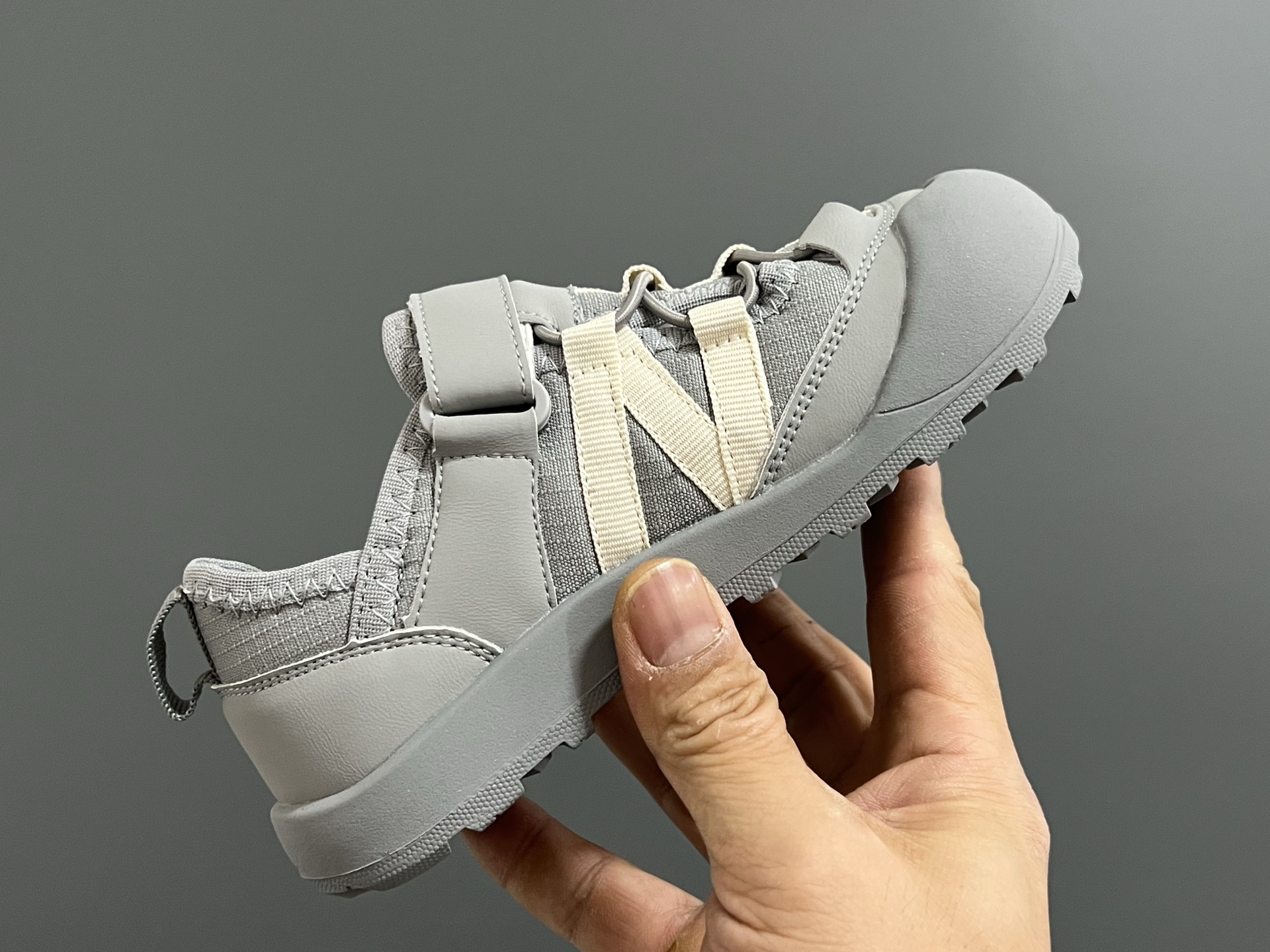 图片[6]-牛B新款K3205魔术贴户外儿童凉鞋 尺码：23-37码 韩国专柜同步新品🆕 包头款式设计，保护稚嫩脚丫🦶 魔术贴穿脱超便捷✌🏻 橡胶耐磨防滑大底👍🏻 潮童必备单品❤️-选品中心