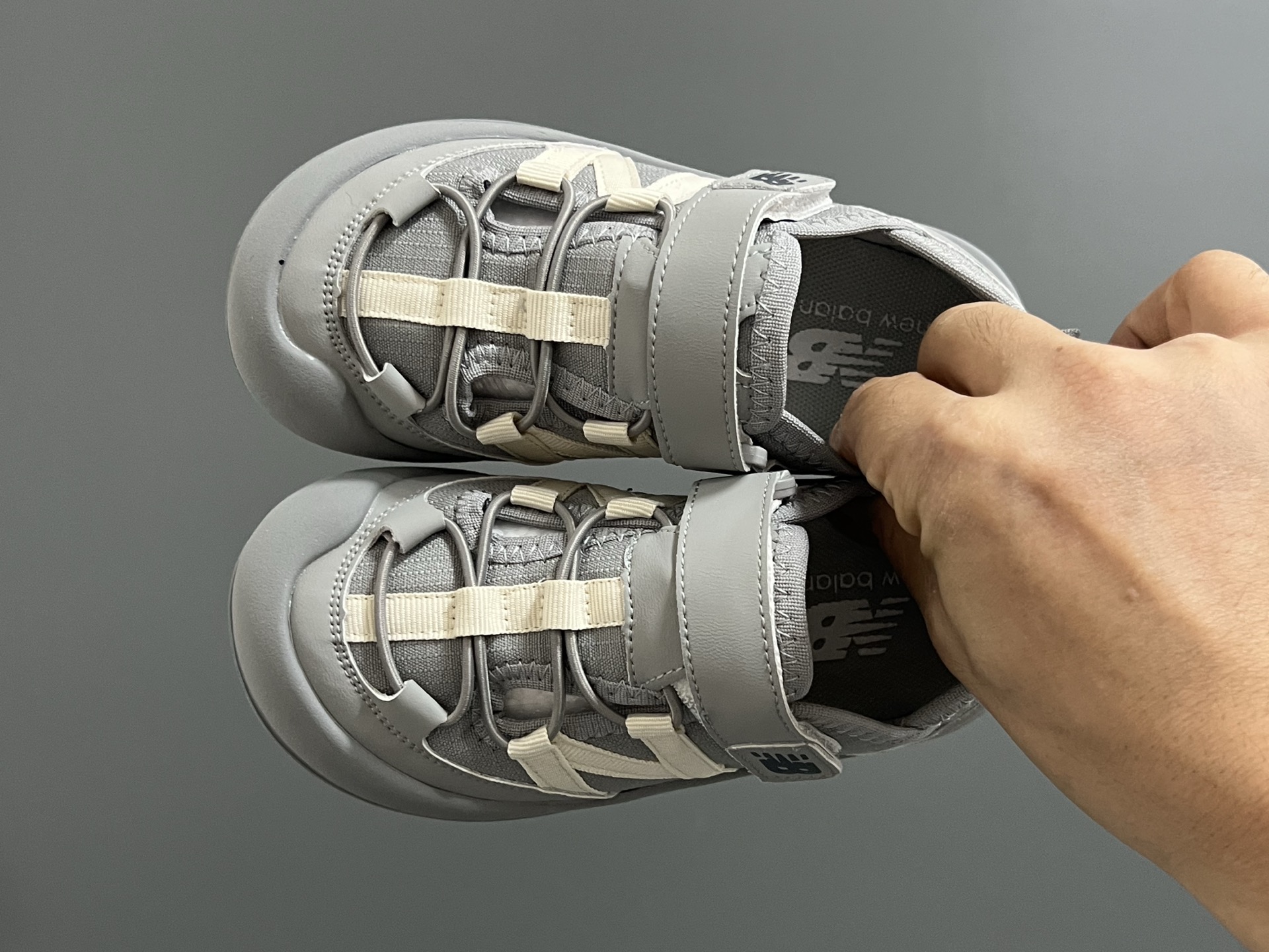 牛B新款K3205魔术贴户外儿童凉鞋 尺码：23-37码 韩国专柜同步新品🆕 包头款式设计，保护稚嫩脚丫🦶 魔术贴穿脱超便捷✌🏻 橡胶耐磨防滑大底👍🏻 潮童必备单品❤️-选品中心