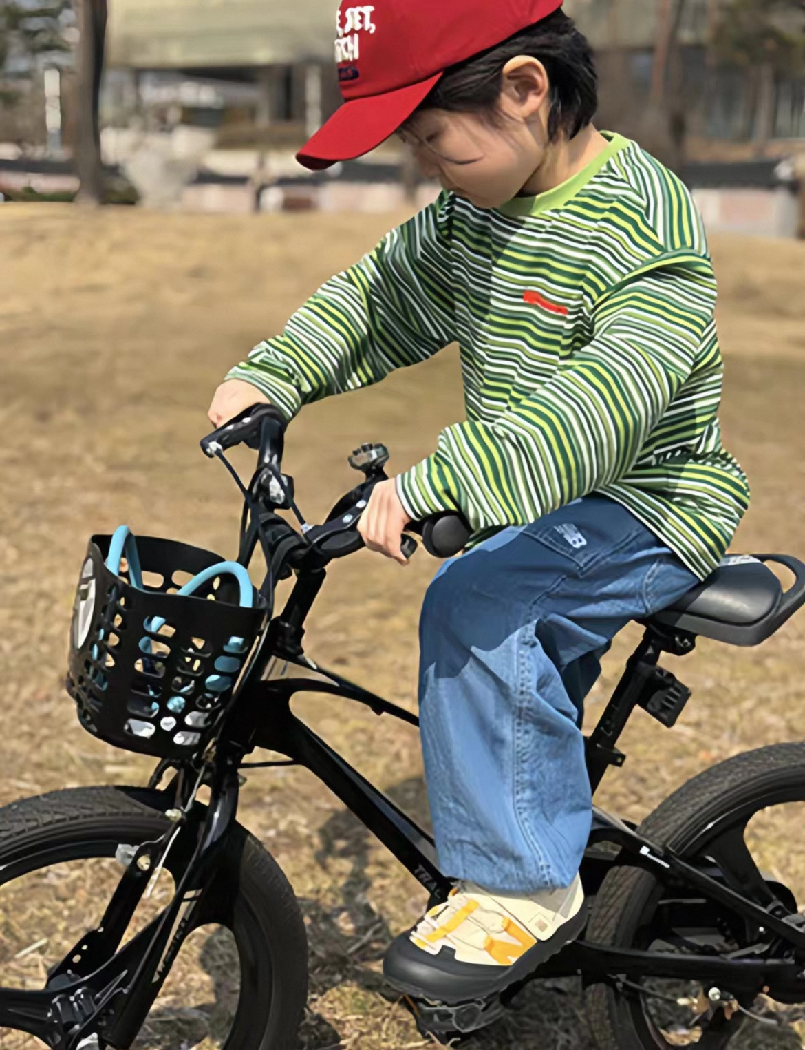 图片[9]-牛B新款K3205魔术贴户外儿童凉鞋 尺码：23-37码 韩国专柜同步新品🆕 包头款式设计，保护稚嫩脚丫🦶 魔术贴穿脱超便捷✌🏻 橡胶耐磨防滑大底👍🏻 潮童必备单品❤️-选品中心