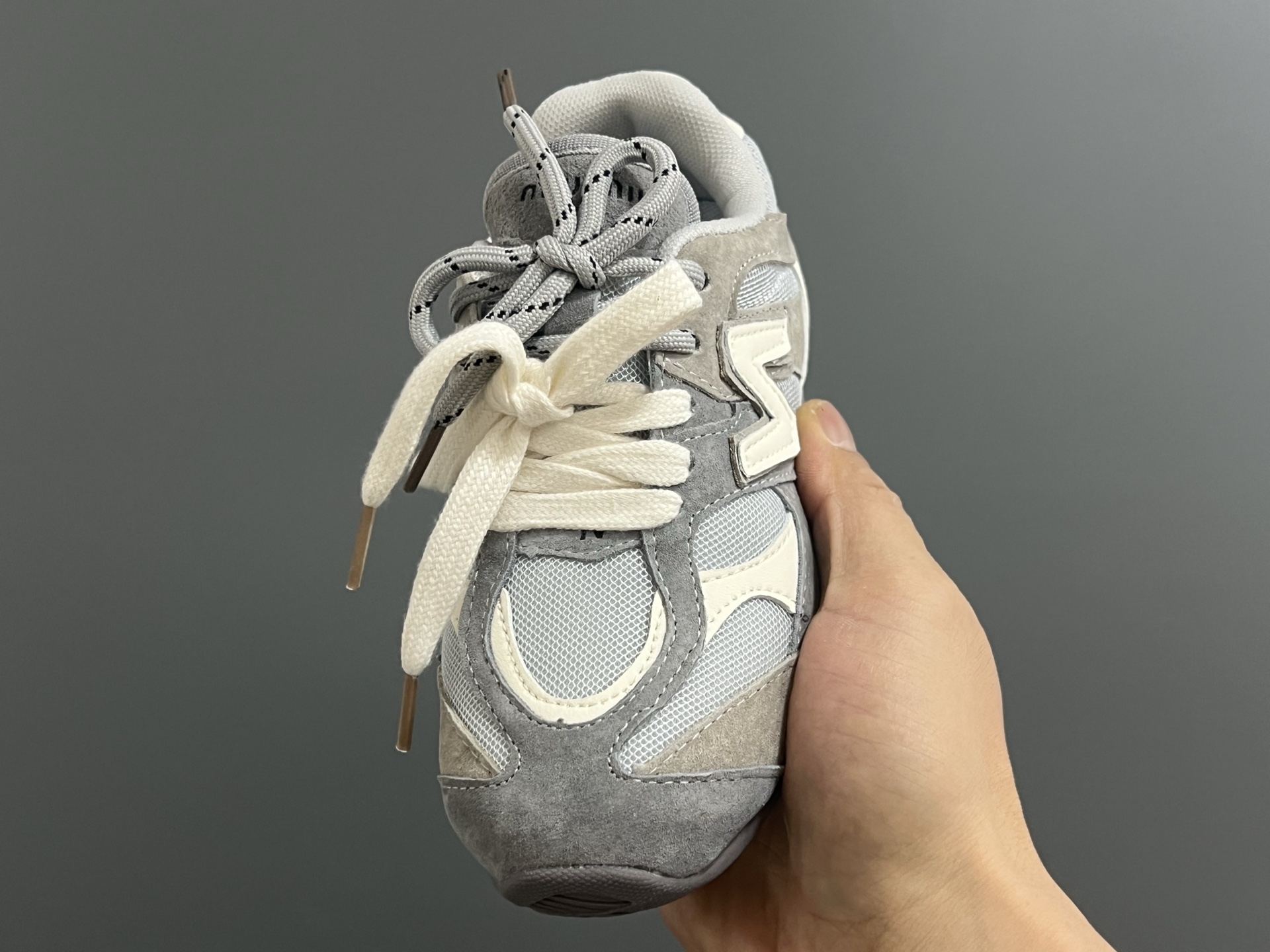 图片[3]-NB新款9060联名儿童魔术贴休闲鞋 尺码：24-37码 经典NB9060联名系列🆕 魔术贴设计，穿脱方便✌🏻 网面皮料拼接，质感满满💯 百搭又时髦款✨-选品中心