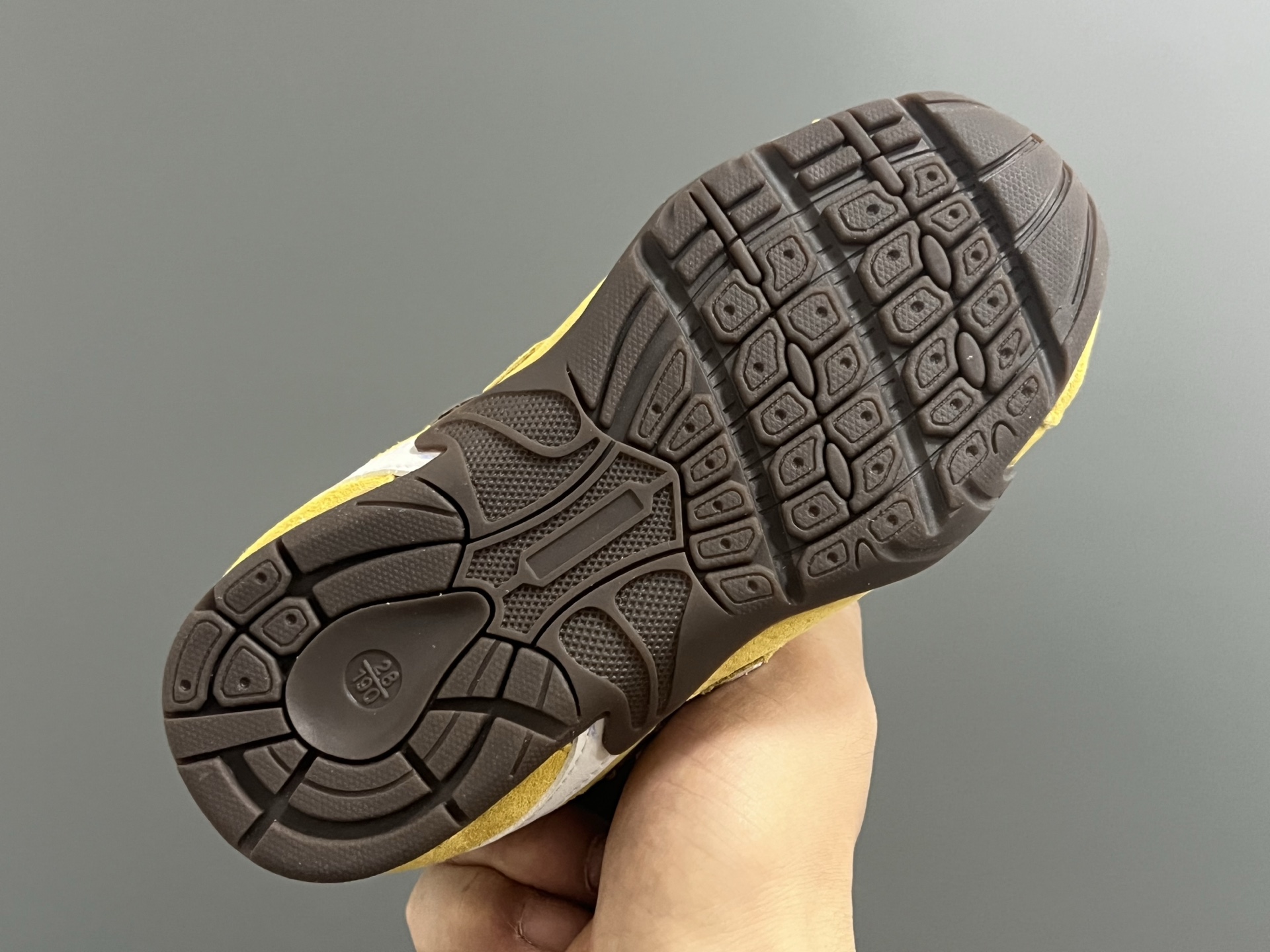 图片[5]-NB新款9060联名儿童魔术贴休闲鞋 尺码：24-37码 经典NB9060联名系列🆕 魔术贴设计，穿脱方便✌🏻 网面皮料拼接，质感满满💯 百搭又时髦款✨-选品中心