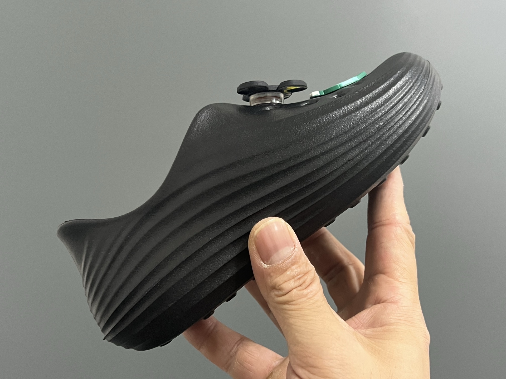 图片[6]-NK 新款洞洞沙滩一脚蹬亲子凉鞋 尺码：28-35码， 经典NK洞洞凉鞋款🏝️ 超轻EVA一体款式，超轻超舒适☁️ 可爱的卡通挂件搭配，上脚爱超可爱☺️ 大人不带配饰，下单注意⚠️-选品中心