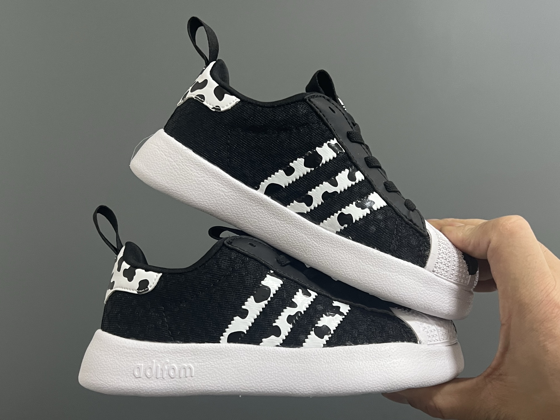 图片[9]-A家新款贝壳头网面松紧带一脚蹬儿童运动鞋 尺码：22-37码 专G同步新款🆕 网面透气又舒适☁️ 松紧带设计，贴合脚背✌🏻 超轻EVA大底，脚感不言而喻✔️-选品中心