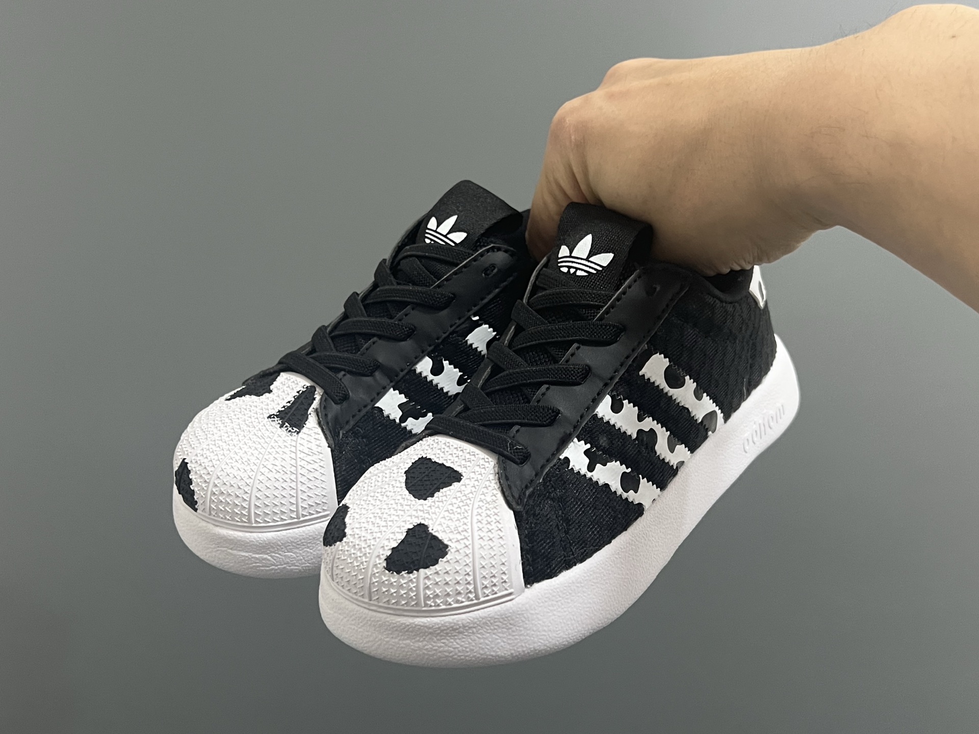 图片[2]-A家新款贝壳头网面松紧带一脚蹬儿童运动鞋 尺码：22-37码 专G同步新款🆕 网面透气又舒适☁️ 松紧带设计，贴合脚背✌🏻 超轻EVA大底，脚感不言而喻✔️-选品中心