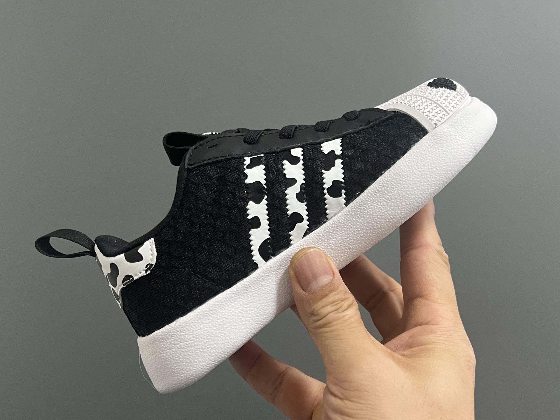 图片[6]-A家新款贝壳头网面松紧带一脚蹬儿童运动鞋 尺码：22-37码 专G同步新款🆕 网面透气又舒适☁️ 松紧带设计，贴合脚背✌🏻 超轻EVA大底，脚感不言而喻✔️-选品中心