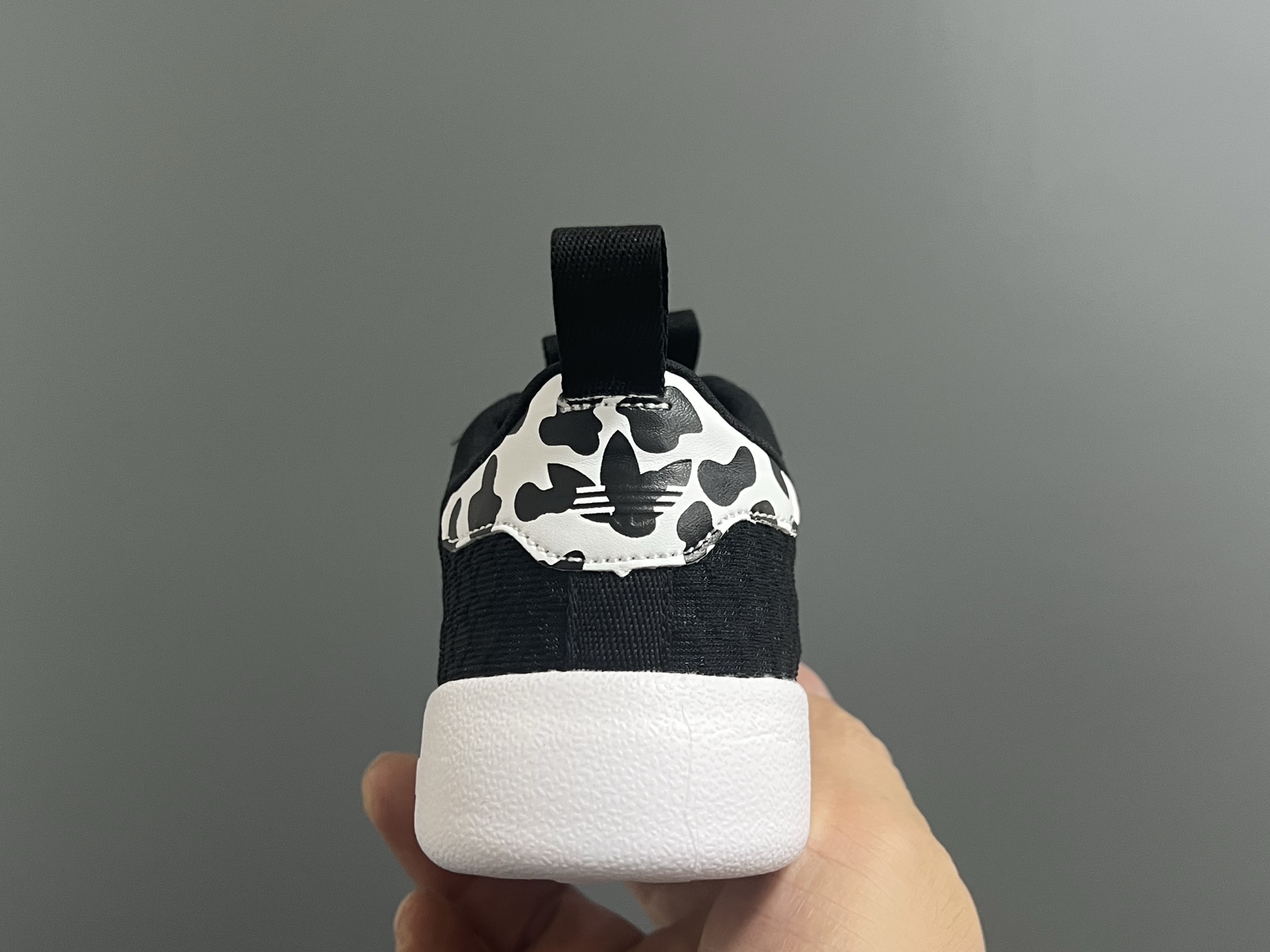 图片[7]-A家新款贝壳头网面松紧带一脚蹬儿童运动鞋 尺码：22-37码 专G同步新款🆕 网面透气又舒适☁️ 松紧带设计，贴合脚背✌🏻 超轻EVA大底，脚感不言而喻✔️-选品中心