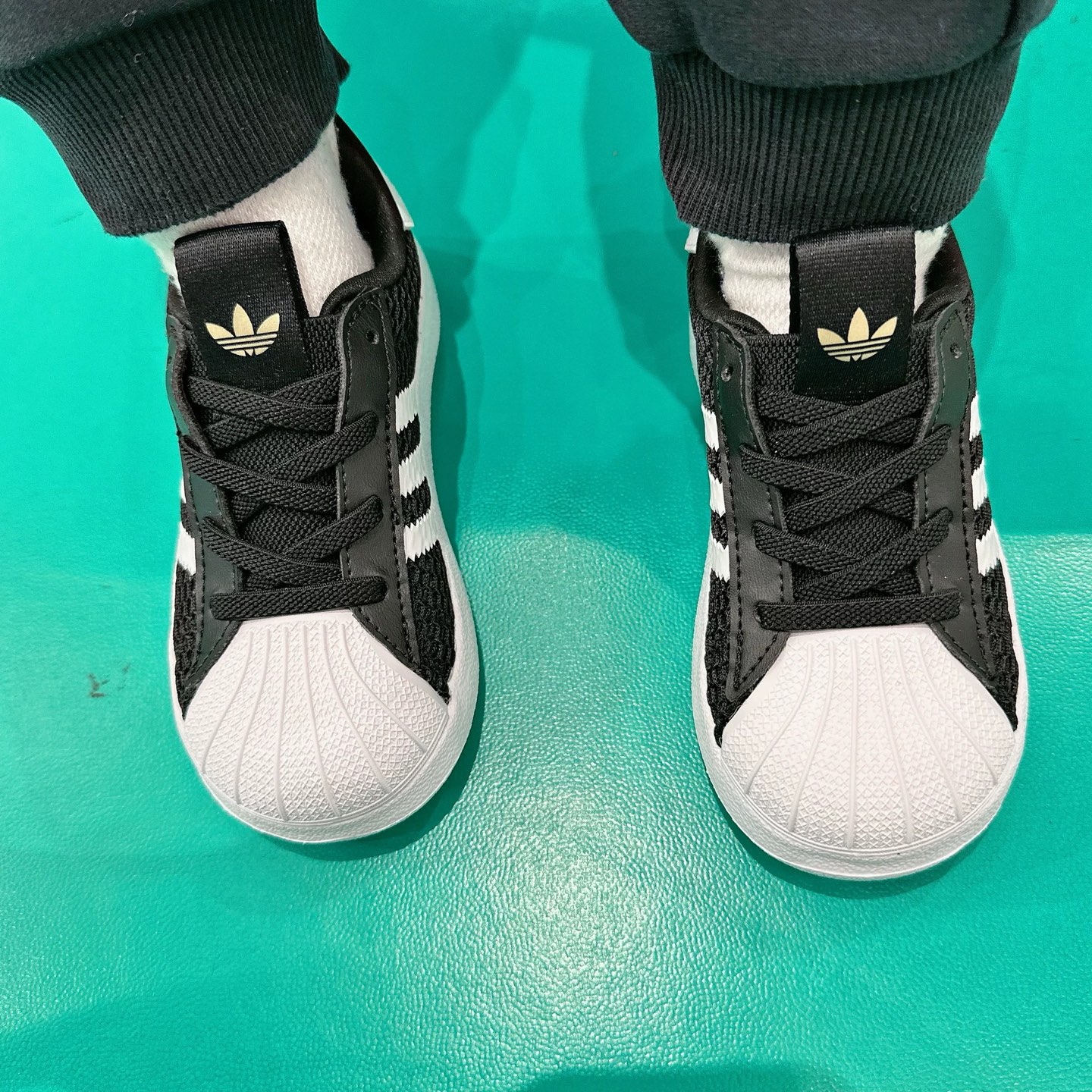 图片[8]-A家新款贝壳头网面松紧带一脚蹬儿童运动鞋 尺码：22-37码 专柜同步新款🆕 网面透气又舒适☁️ 松紧带设计，贴合脚背✌🏻 超轻EVA大底，脚感不言而喻✔️-选品中心