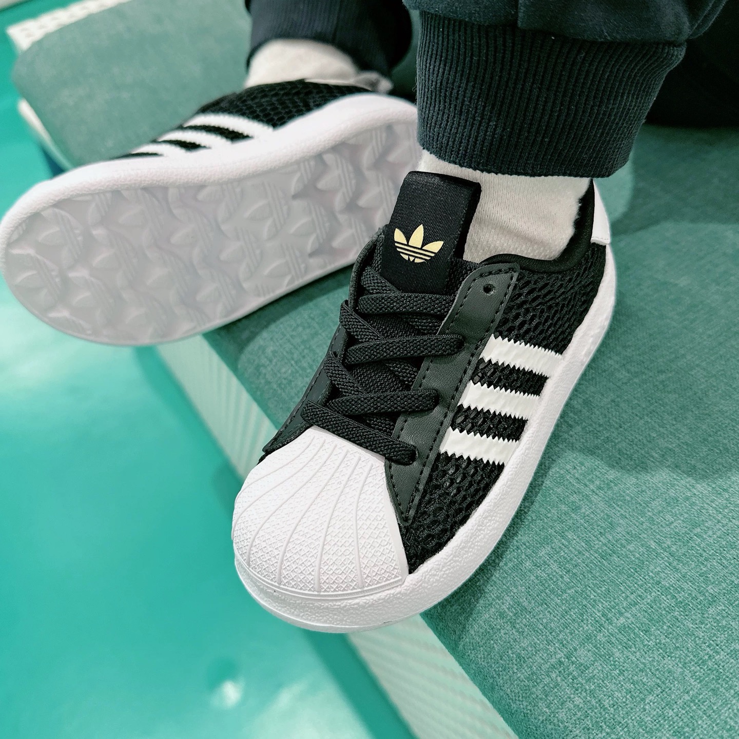 图片[9]-A家新款贝壳头网面松紧带一脚蹬儿童运动鞋 尺码：22-37码 专柜同步新款🆕 网面透气又舒适☁️ 松紧带设计，贴合脚背✌🏻 超轻EVA大底，脚感不言而喻✔️-选品中心