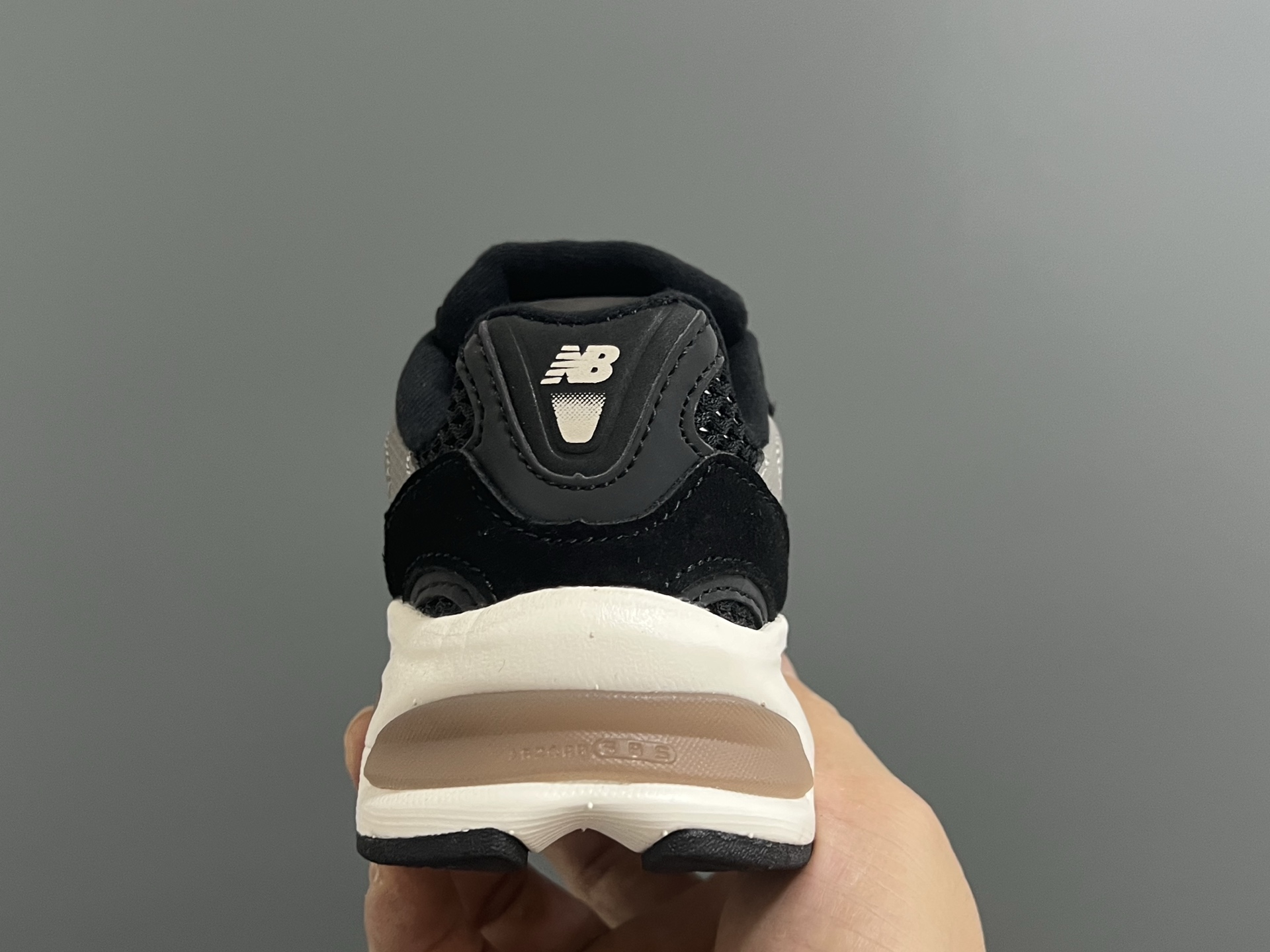 图片[7]-NB 2010网面鞋带款儿童老爹鞋24-36码 经典NB2010款式🆕 网面设计，透气舒适不闷脚☁️ 老爹款式，百搭又时髦✨-选品中心