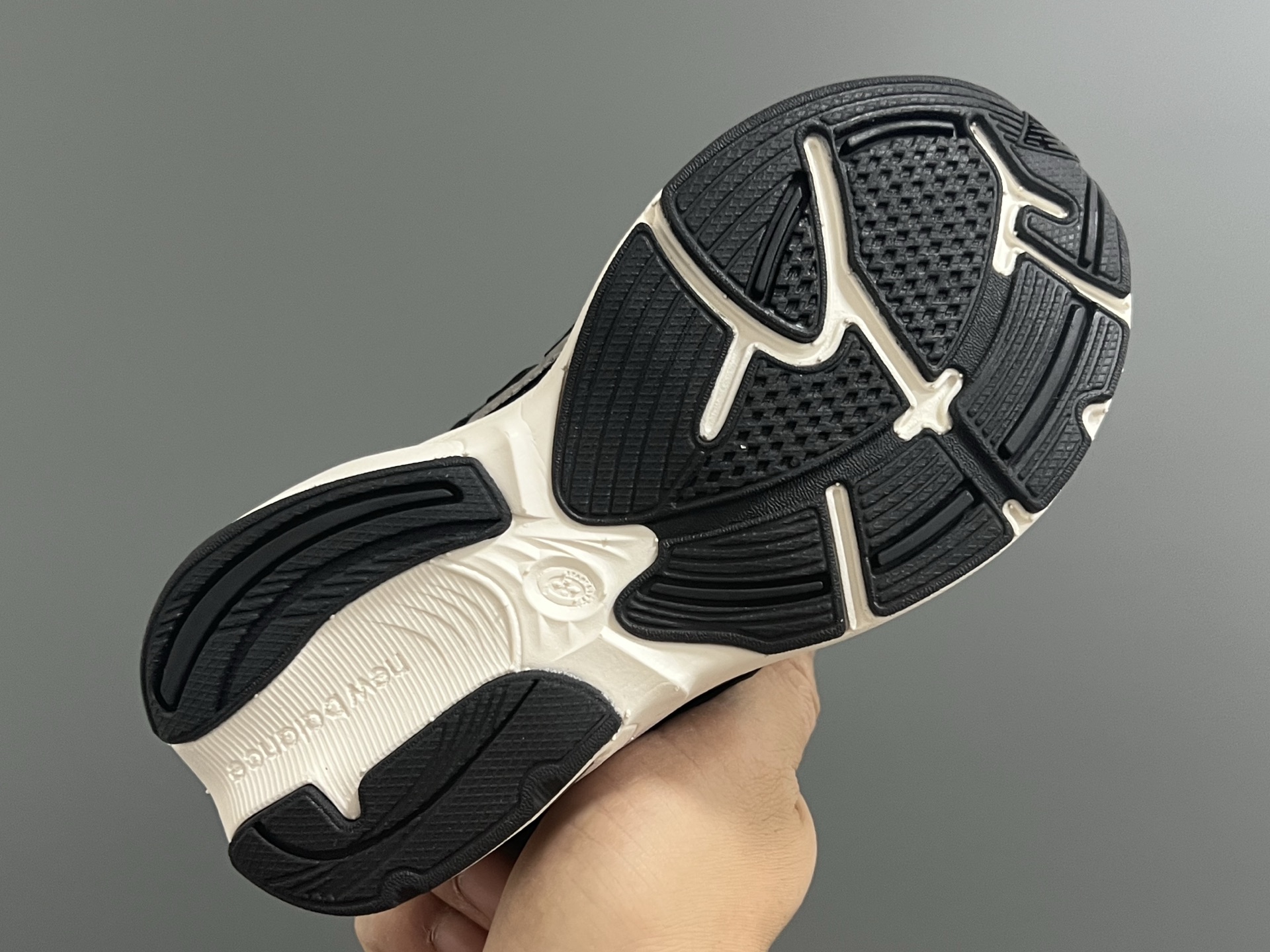 图片[5]-NB 2010网面鞋带款儿童老爹鞋24-36码 经典NB2010款式🆕 网面设计，透气舒适不闷脚☁️ 老爹款式，百搭又时髦✨-选品中心