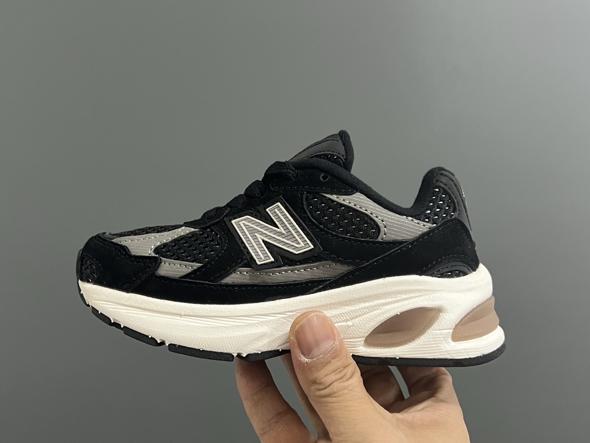 图片[4]-NB 2010网面鞋带款儿童老爹鞋24-36码 经典NB2010款式🆕 网面设计，透气舒适不闷脚☁️ 老爹款式，百搭又时髦✨-选品中心