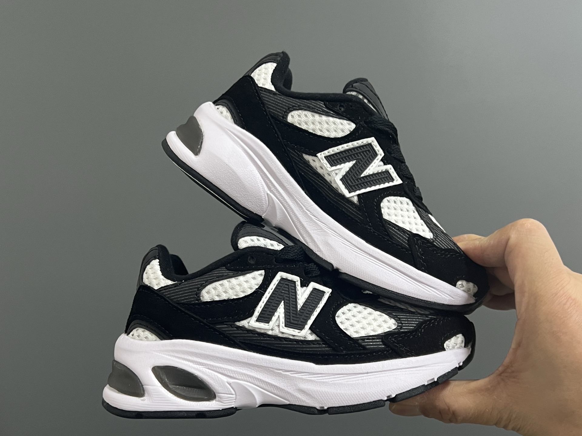 图片[9]-牛B新款2010网面鞋带款儿童老爹鞋 尺码：24-36码 经典NB2010款式🆕 网面设计，透气舒适不闷脚☁️ 老爹款式，百搭又时髦✨-选品中心