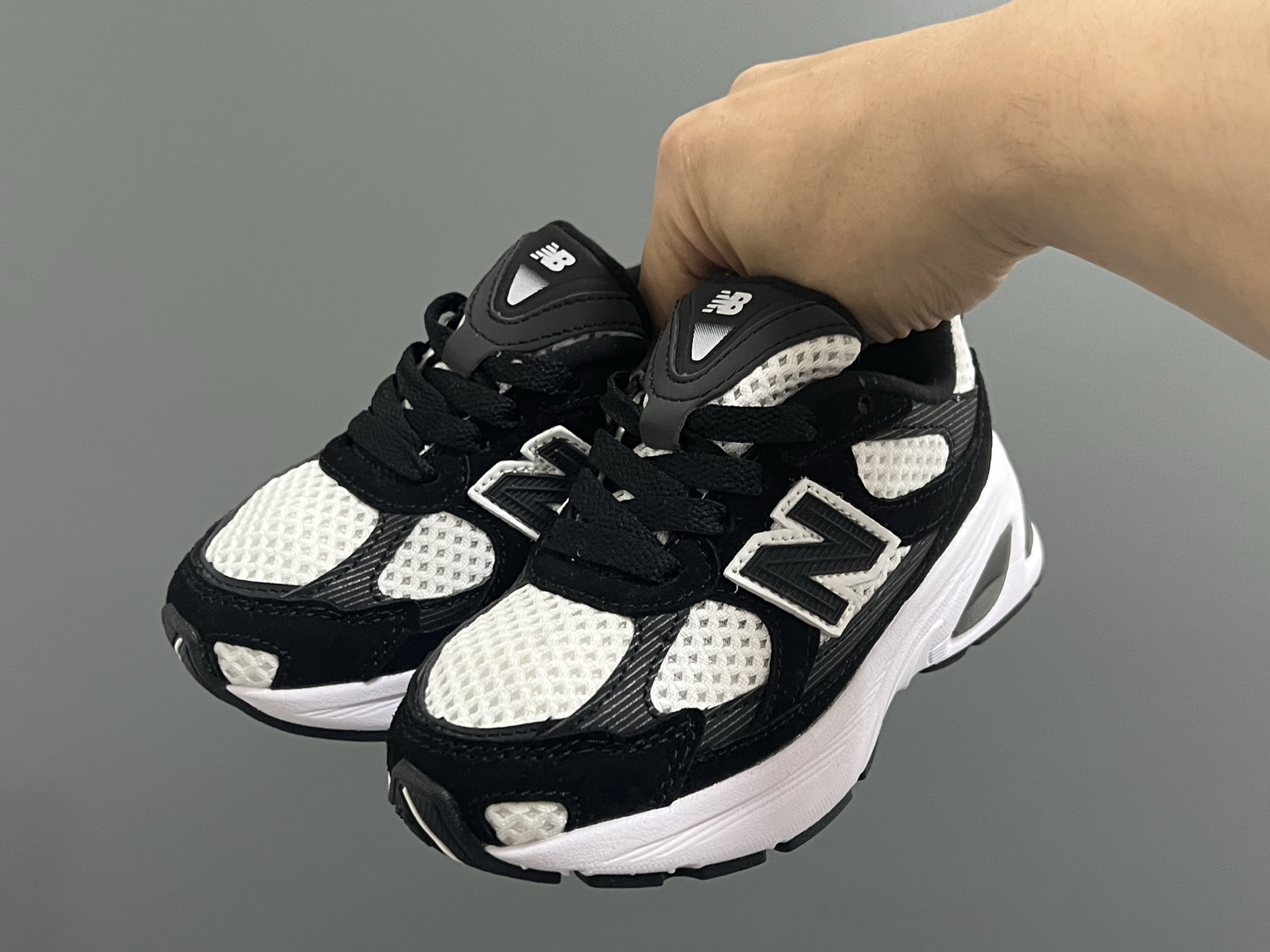 图片[2]-牛B新款2010网面鞋带款儿童老爹鞋 尺码：24-36码 经典NB2010款式🆕 网面设计，透气舒适不闷脚☁️ 老爹款式，百搭又时髦✨-选品中心