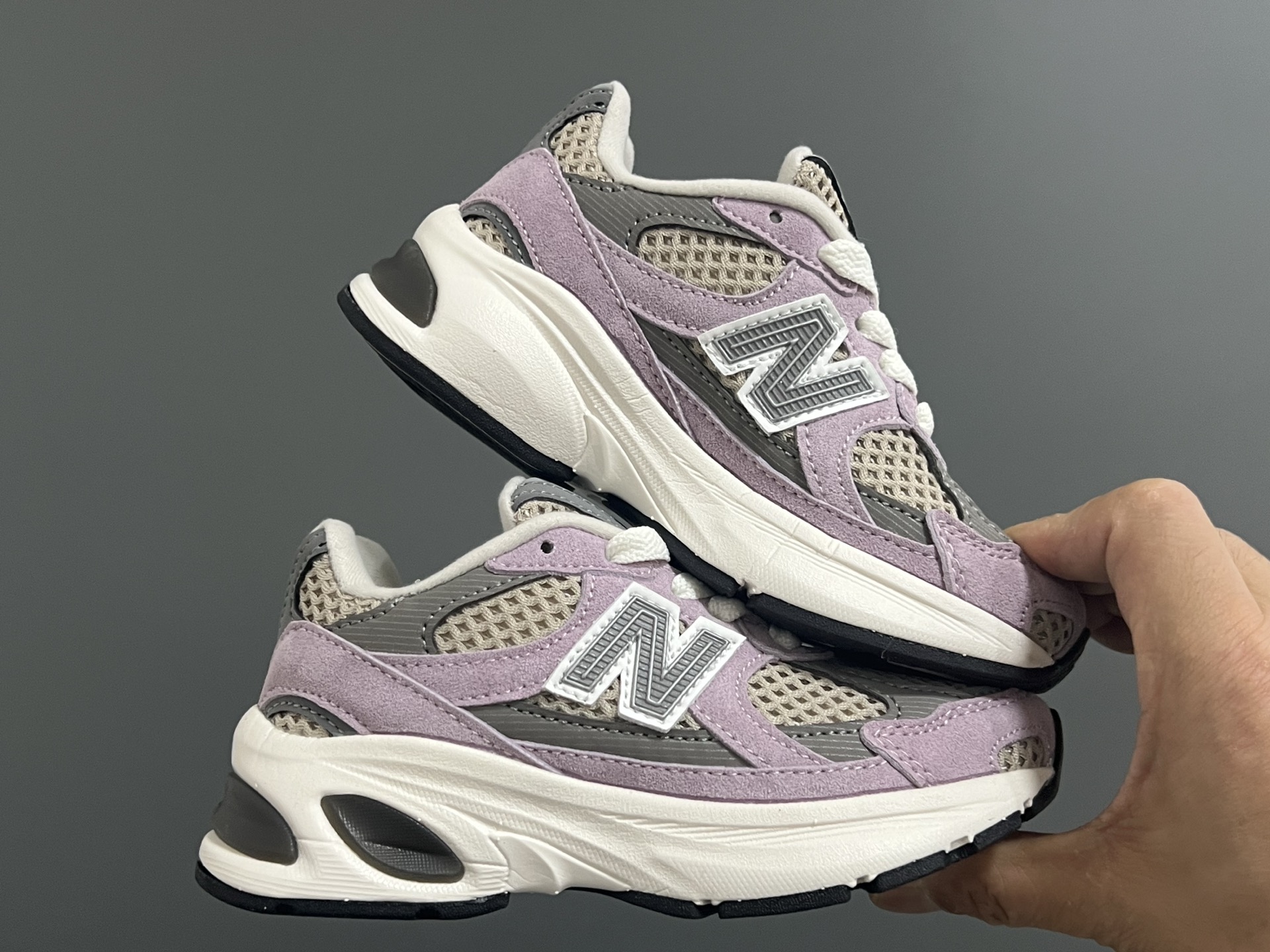 图片[9]-牛B新款2010网面鞋带款儿童老爹鞋 尺码：24-36码 经典NB2010款式🆕 网面设计，透气舒适不闷脚☁️ 老爹款式，百搭又时髦✨-选品中心