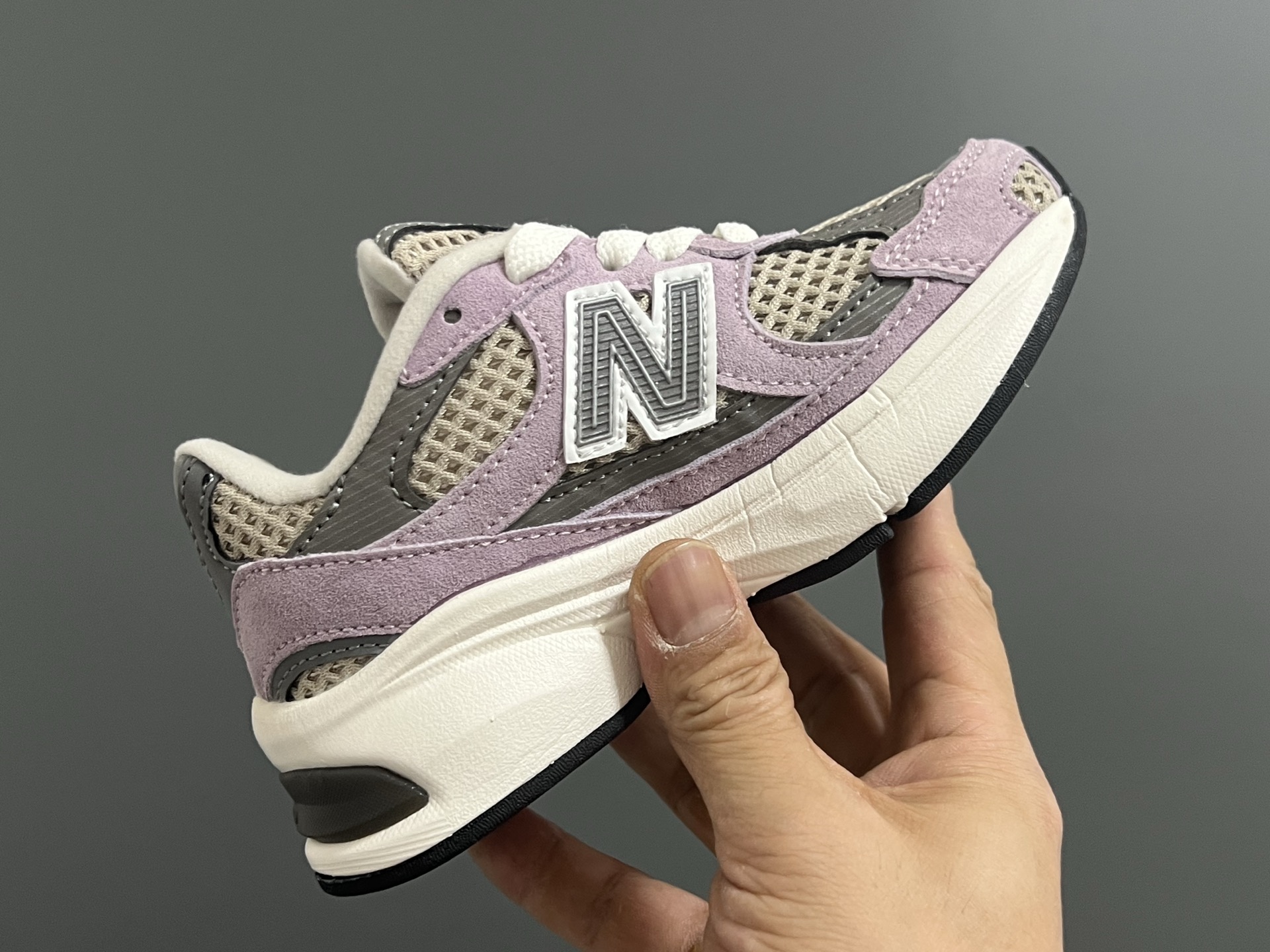 图片[5]-牛B新款2010网面鞋带款儿童老爹鞋 尺码：24-36码 经典NB2010款式🆕 网面设计，透气舒适不闷脚☁️ 老爹款式，百搭又时髦✨-选品中心