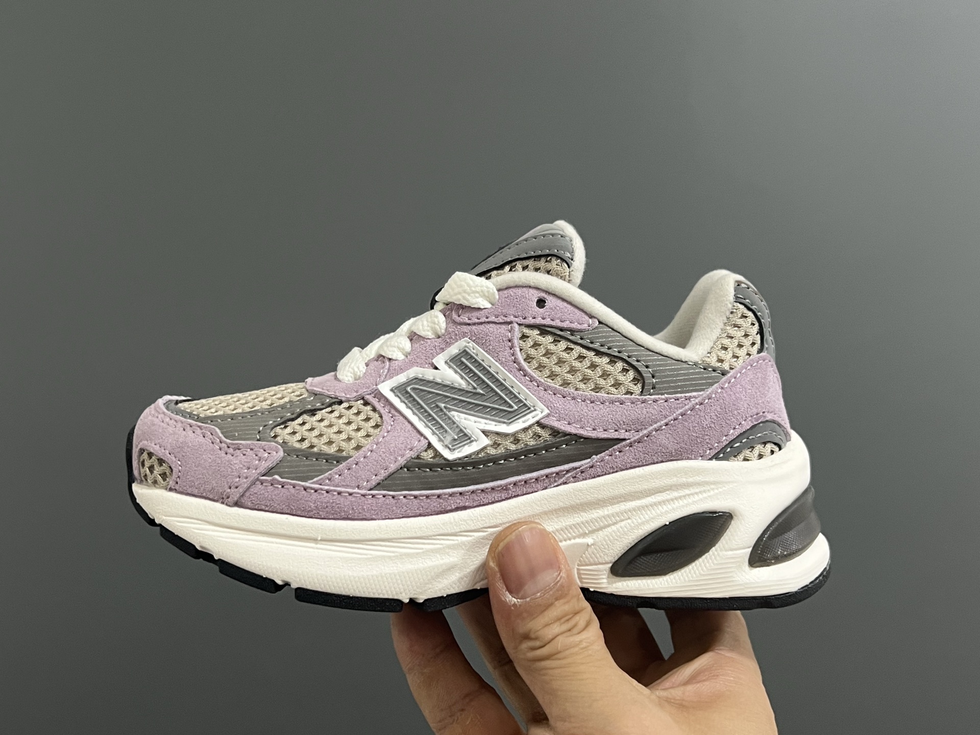 图片[4]-牛B新款2010网面鞋带款儿童老爹鞋 尺码：24-36码 经典NB2010款式🆕 网面设计，透气舒适不闷脚☁️ 老爹款式，百搭又时髦✨-选品中心