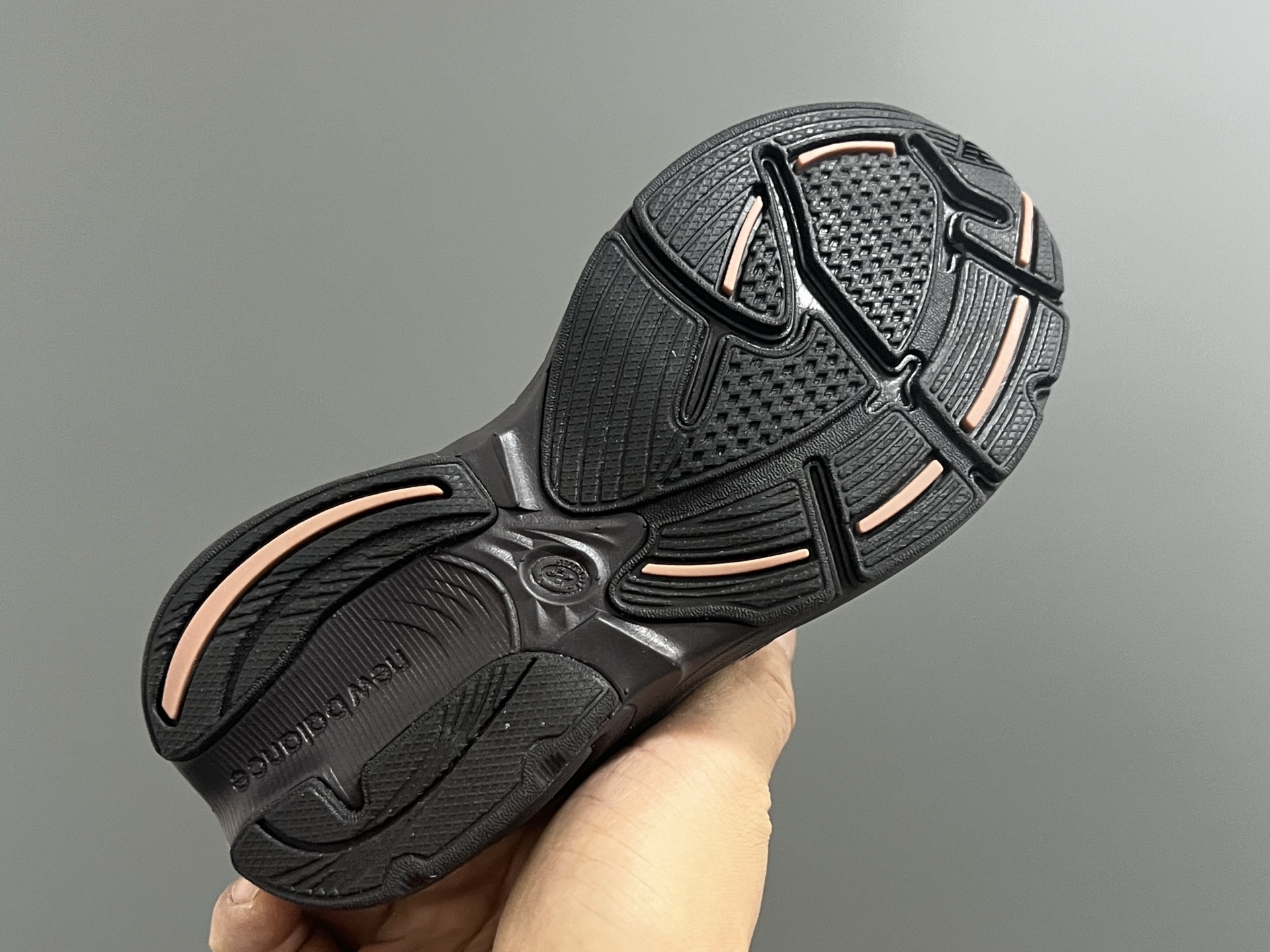 图片[5]-牛B新款2010网面鞋带款儿童老爹鞋 尺码：24-36码 经典NB2010款式🆕 网面设计，透气舒适不闷脚☁️ 老爹款式，百搭又时髦✨-选品中心