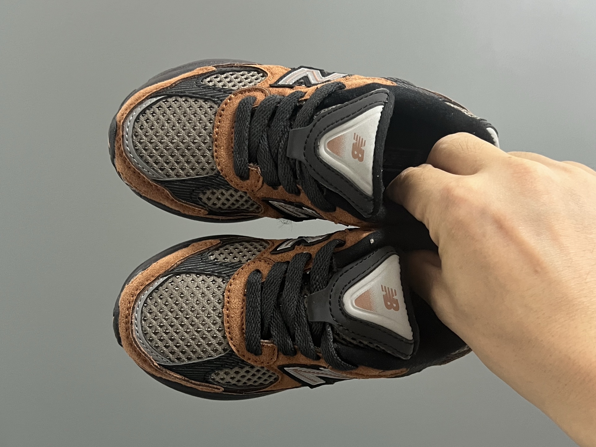 牛B新款2010网面鞋带款儿童老爹鞋 尺码：24-36码 经典NB2010款式🆕 网面设计，透气舒适不闷脚☁️ 老爹款式，百搭又时髦✨-选品中心