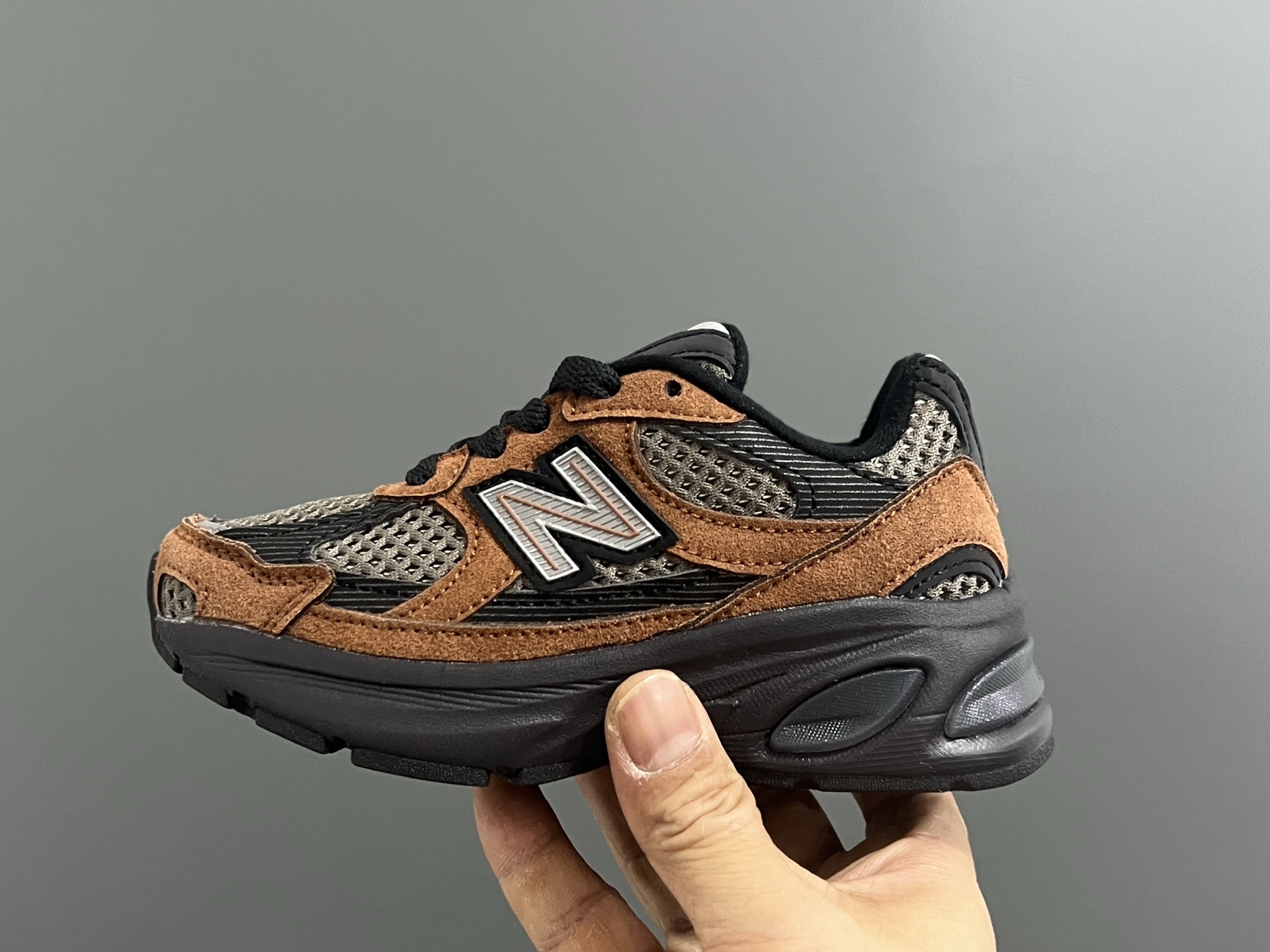 图片[4]-牛B新款2010网面鞋带款儿童老爹鞋 尺码：24-36码 经典NB2010款式🆕 网面设计，透气舒适不闷脚☁️ 老爹款式，百搭又时髦✨-选品中心